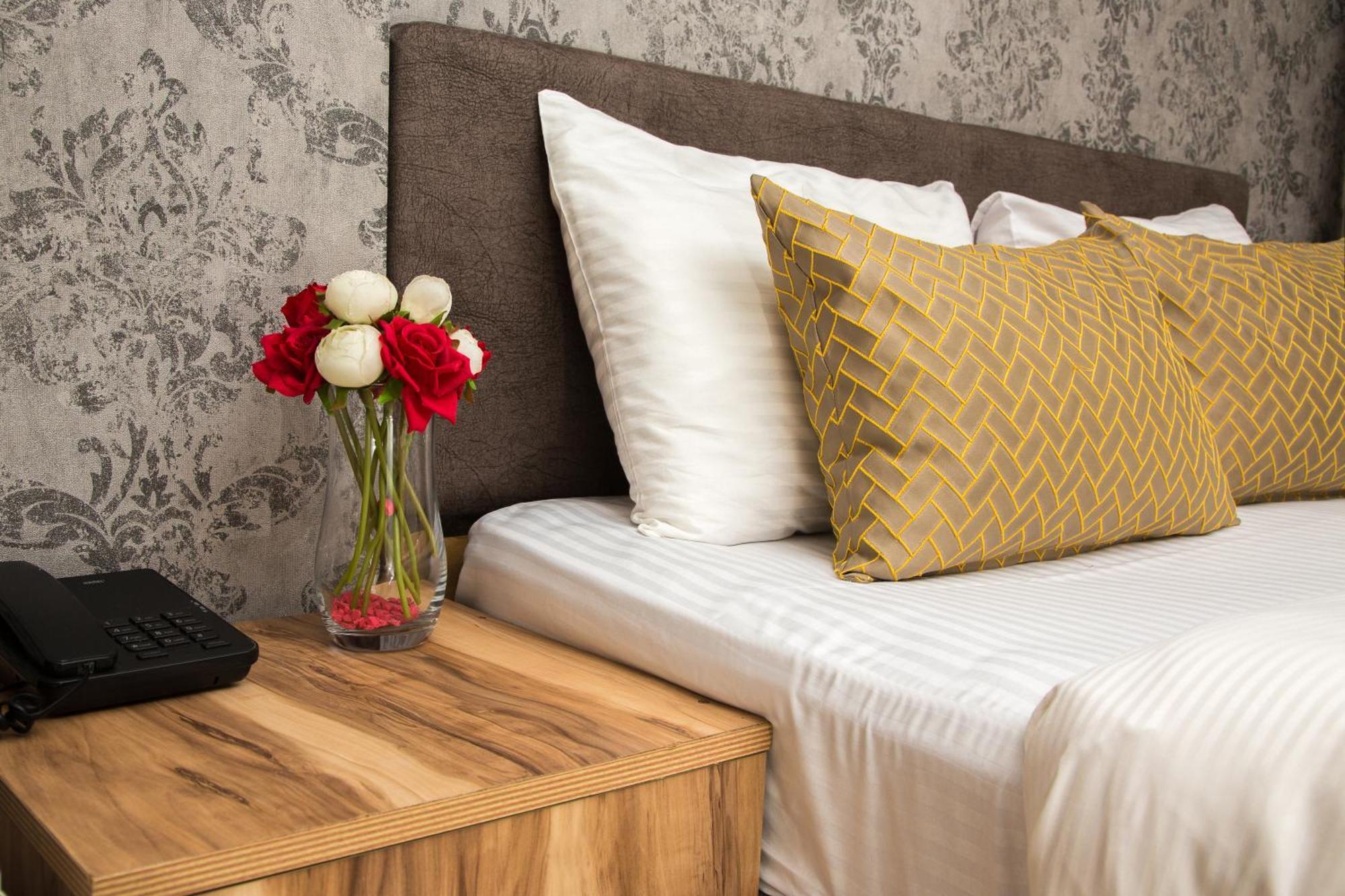 Honey Hotel 2*