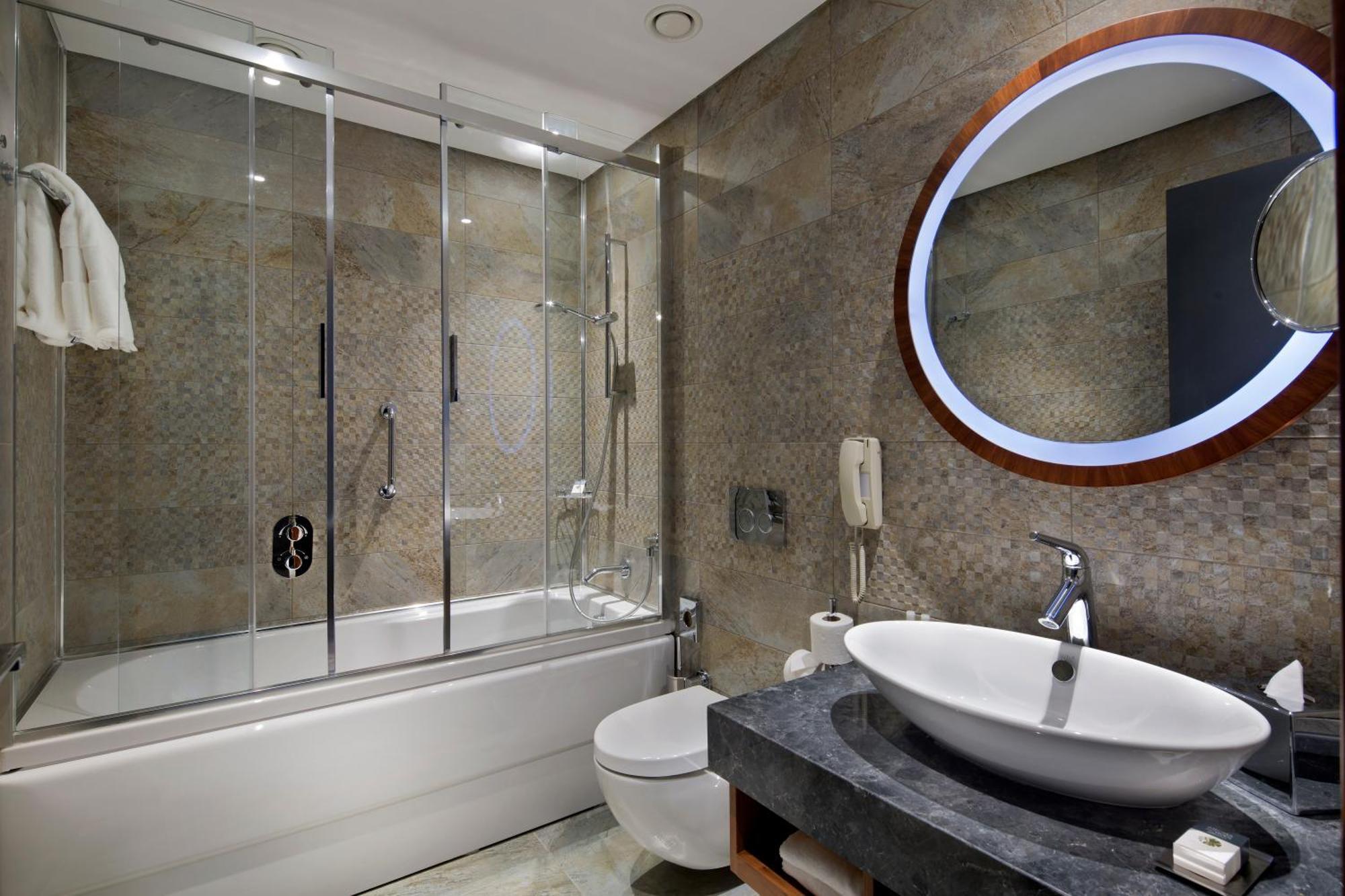 Doubletree By Hilton - Piyalepasa 5*