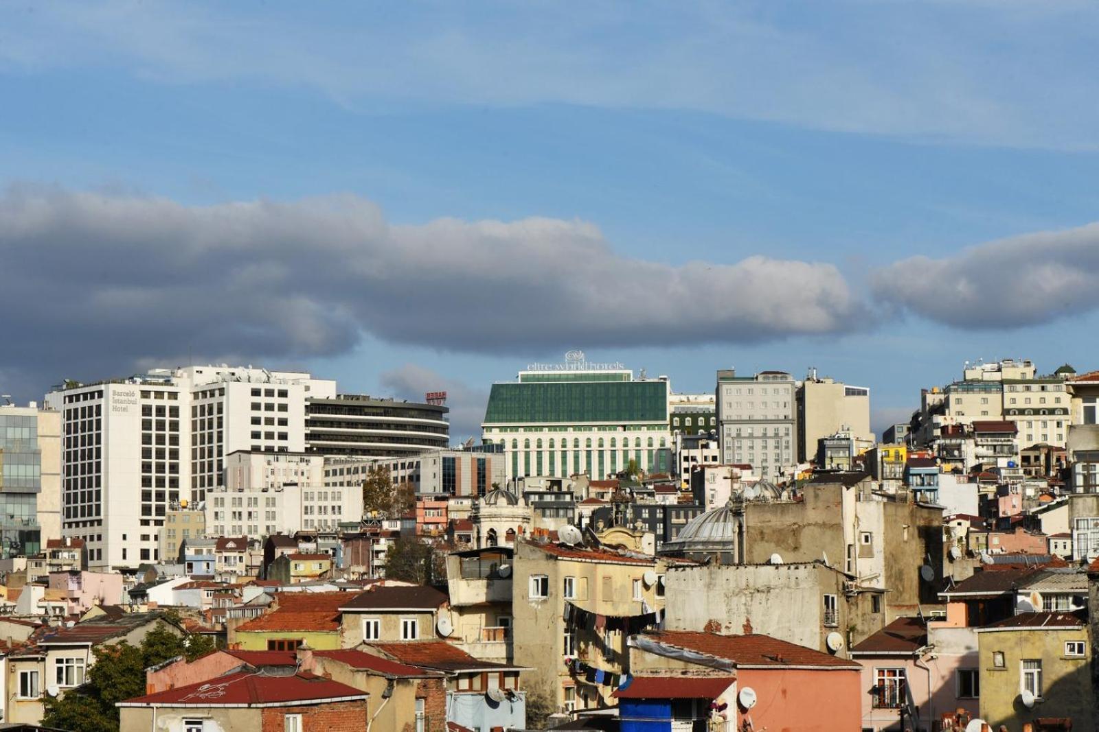 Hayyam House / Heart Of Taksim *
