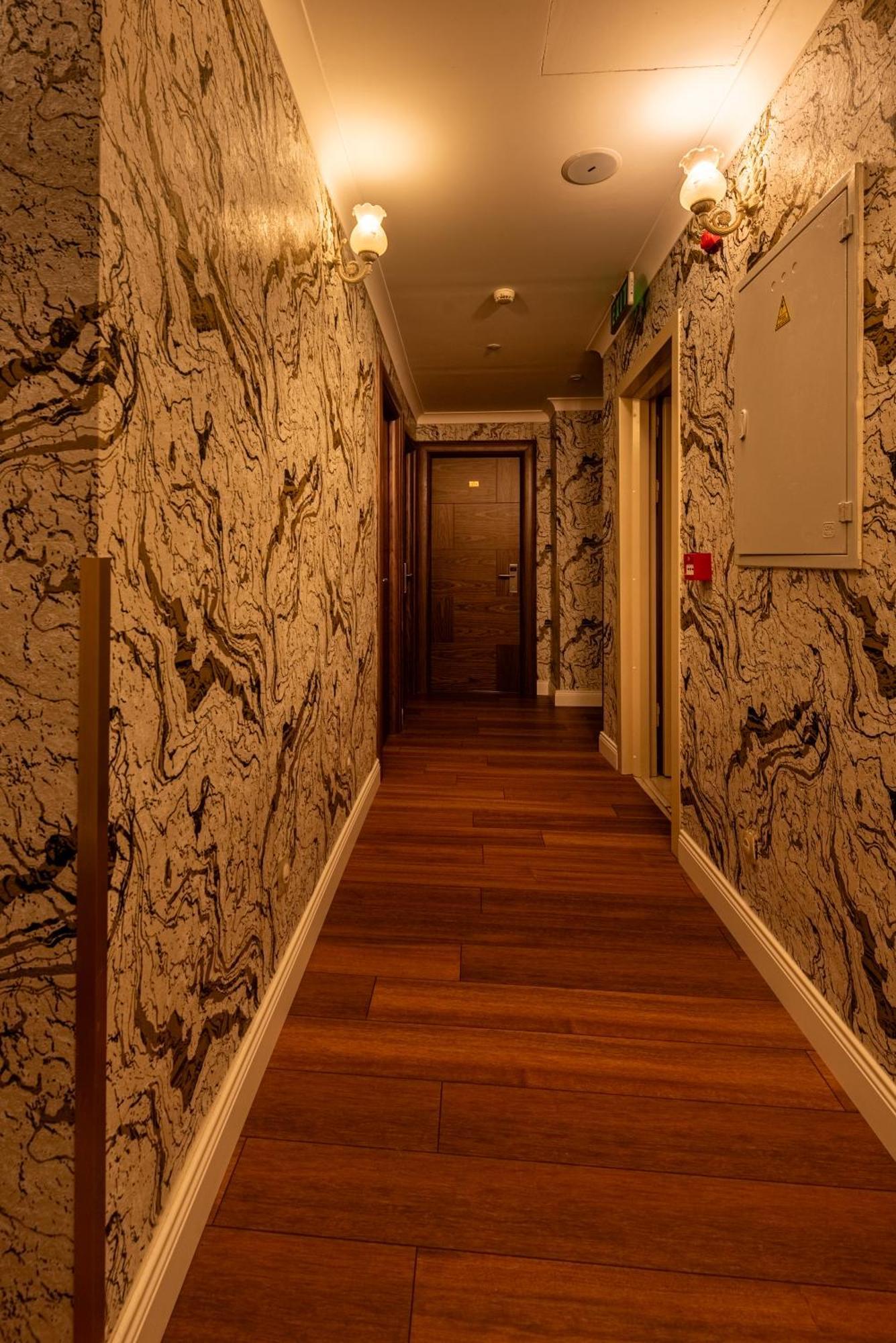 Golden Dream Hotel