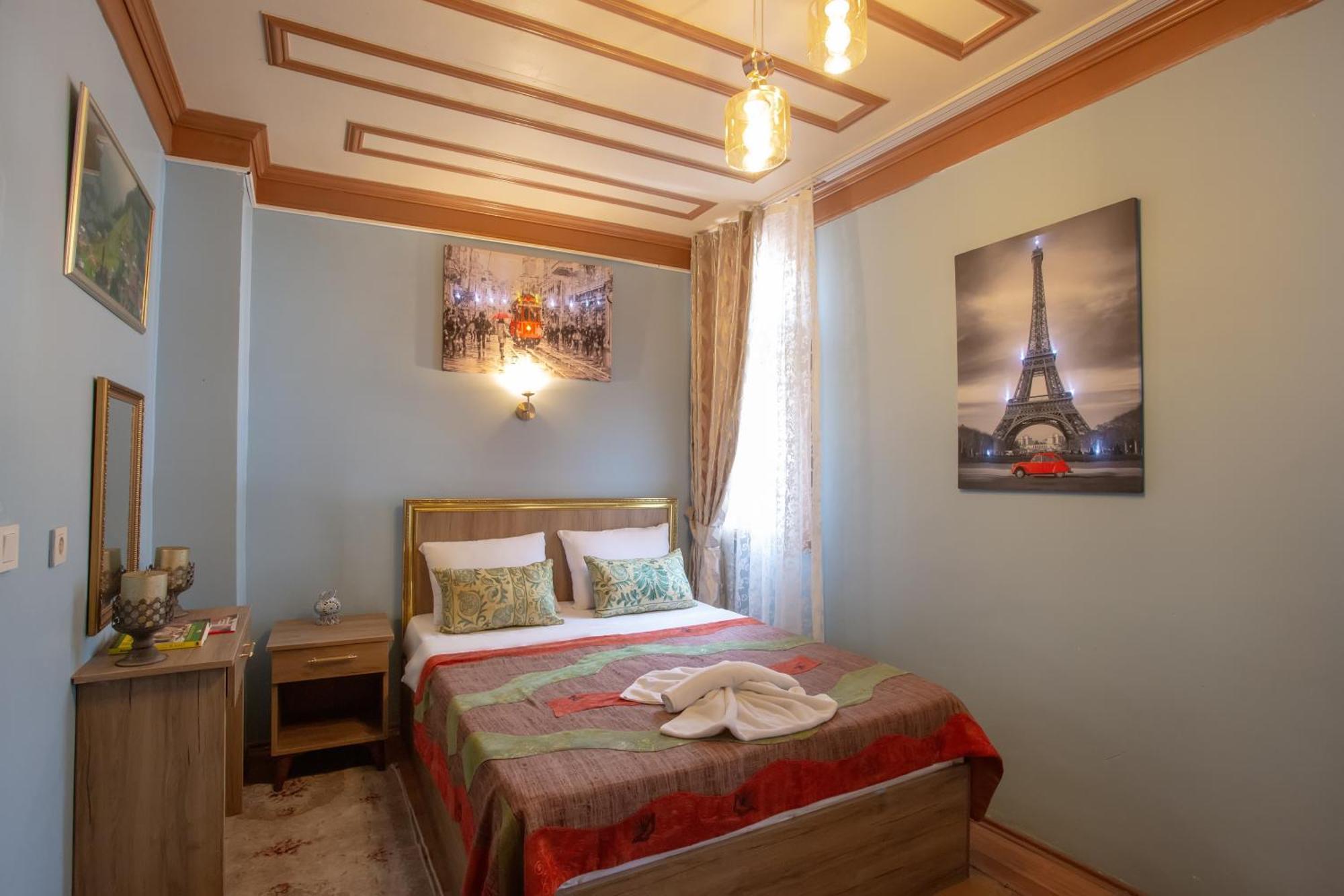 Aparthotel April Story