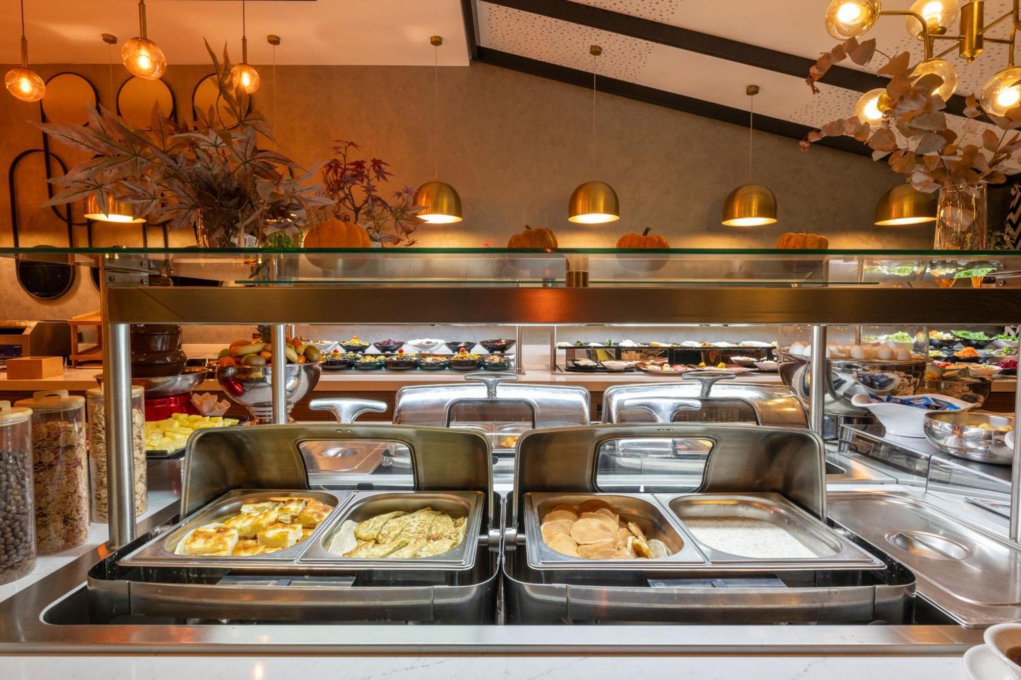 Ramada Encore By Wyndham Sisli