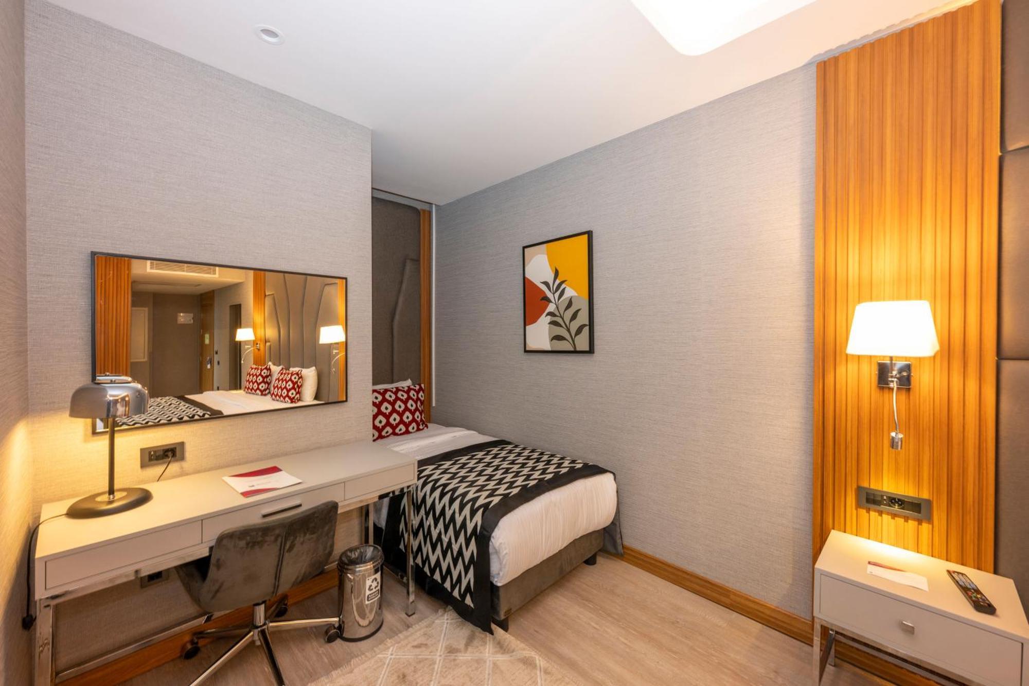 Ramada Encore By Wyndham Sisli