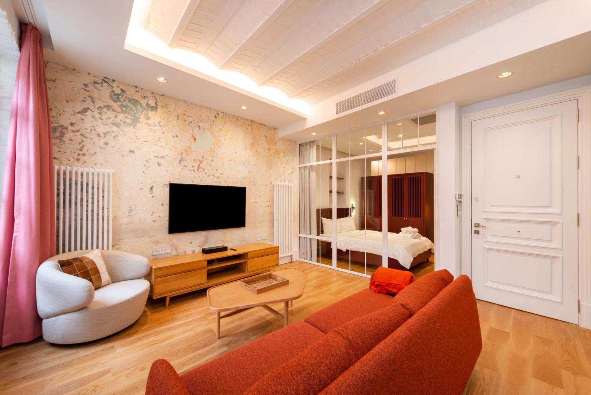 Mayer Liberty Apartment *