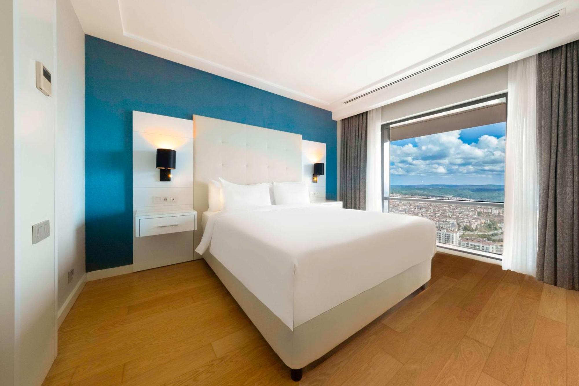 Otel Radisson Residences Avrupa Tem 4*