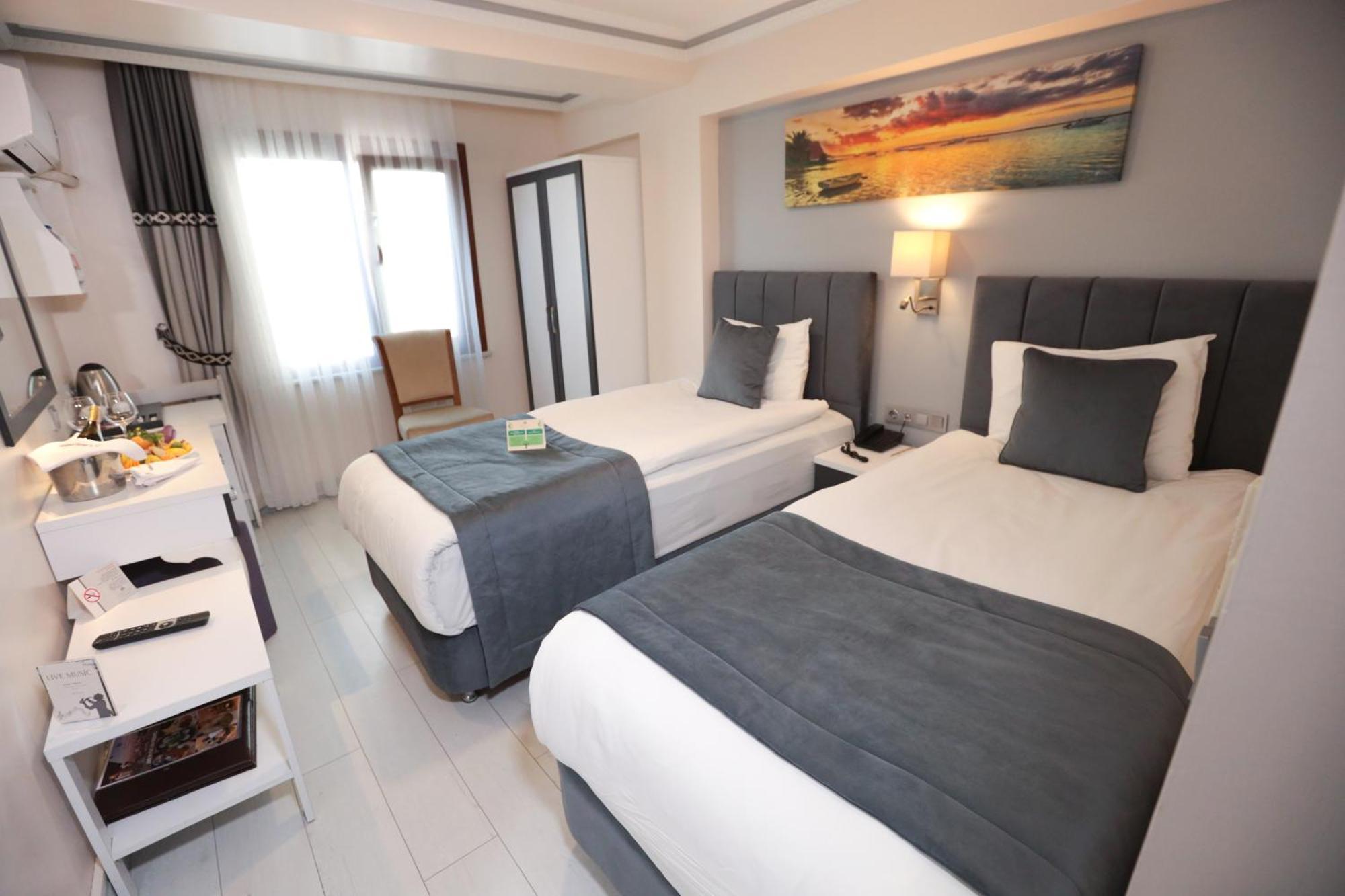 Skalion Hotel 4*