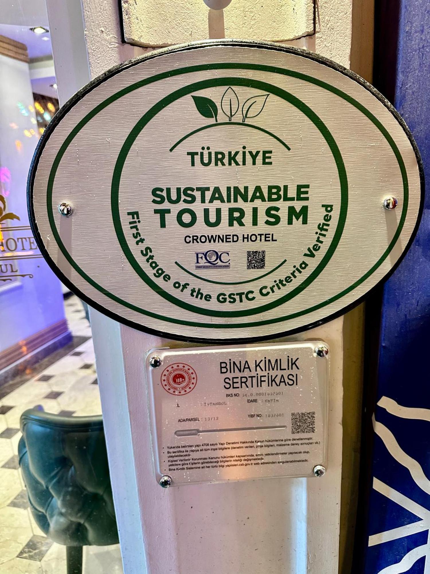 Otel Crowned 3*