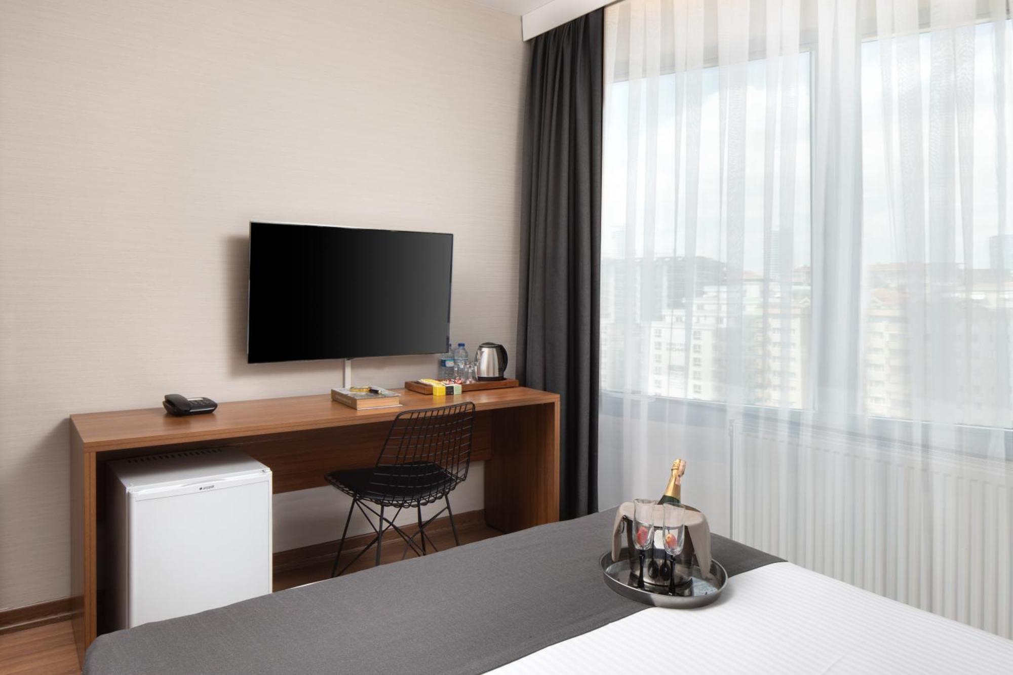 Hotel Nish Atasehir