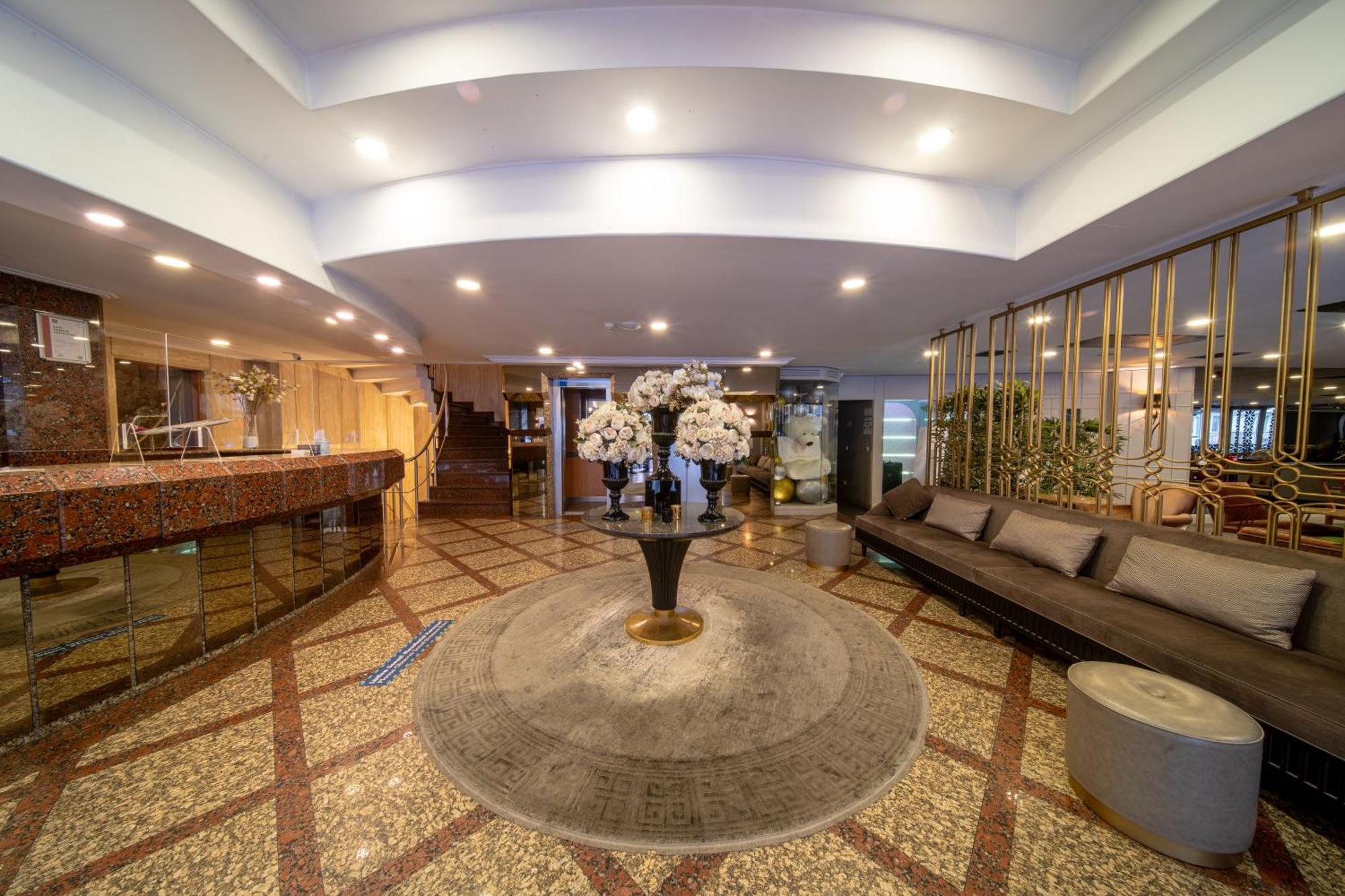 Seasons Otel