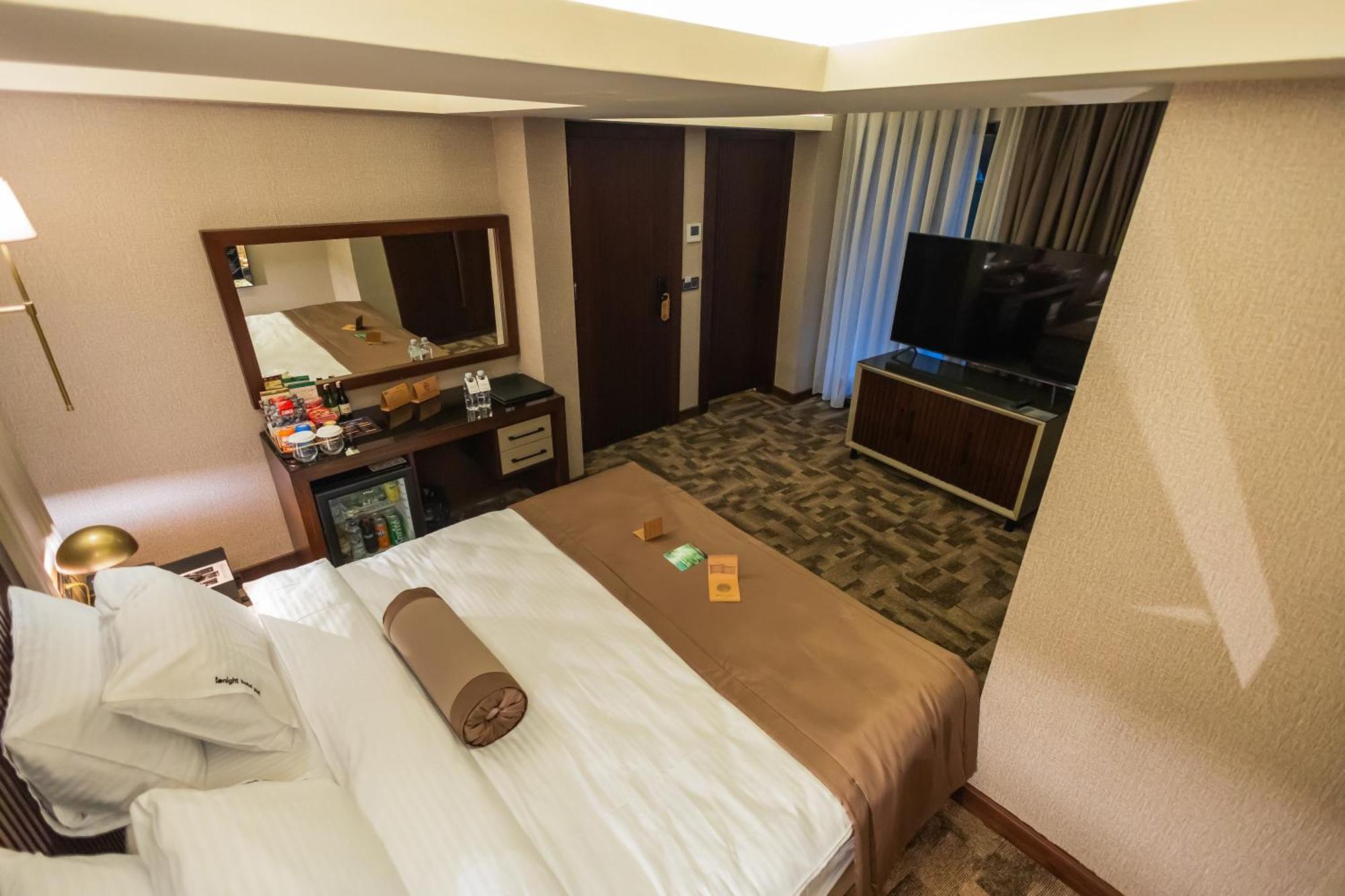 Tonight Port Hotel 4*