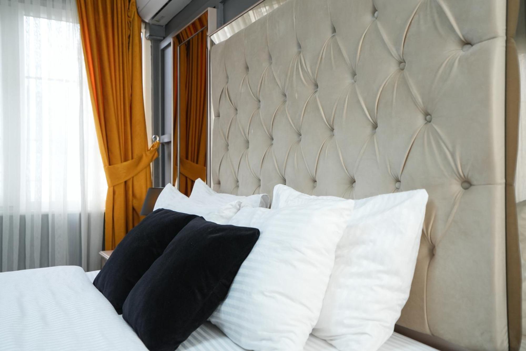 Otel Grand Montıno