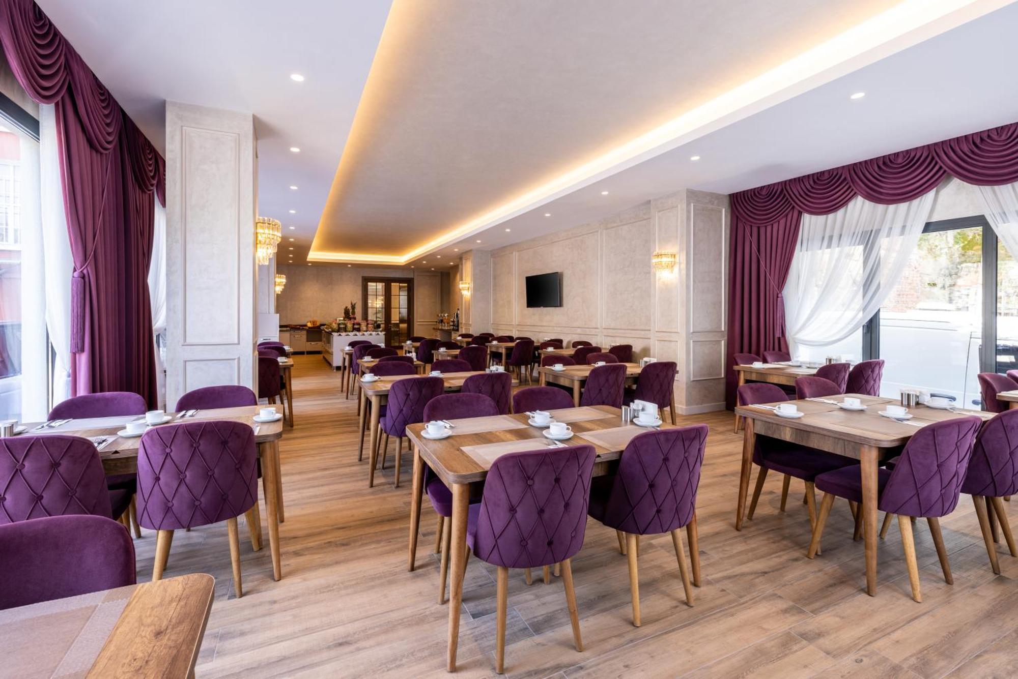 Carina Gold And Restaurant Otel