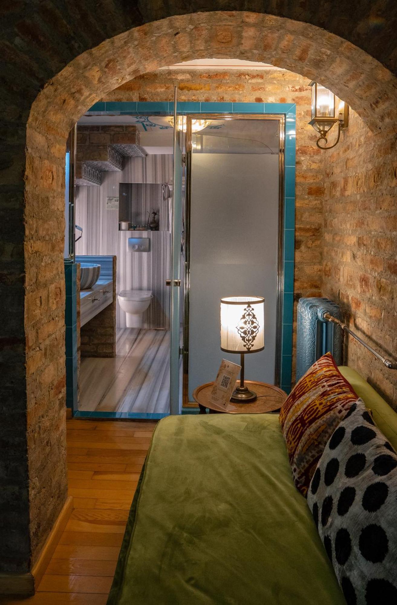 Niles Hotel 3*
