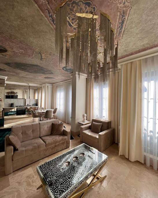 Ab Residences -cihangir Luxury Antique * Istanbul