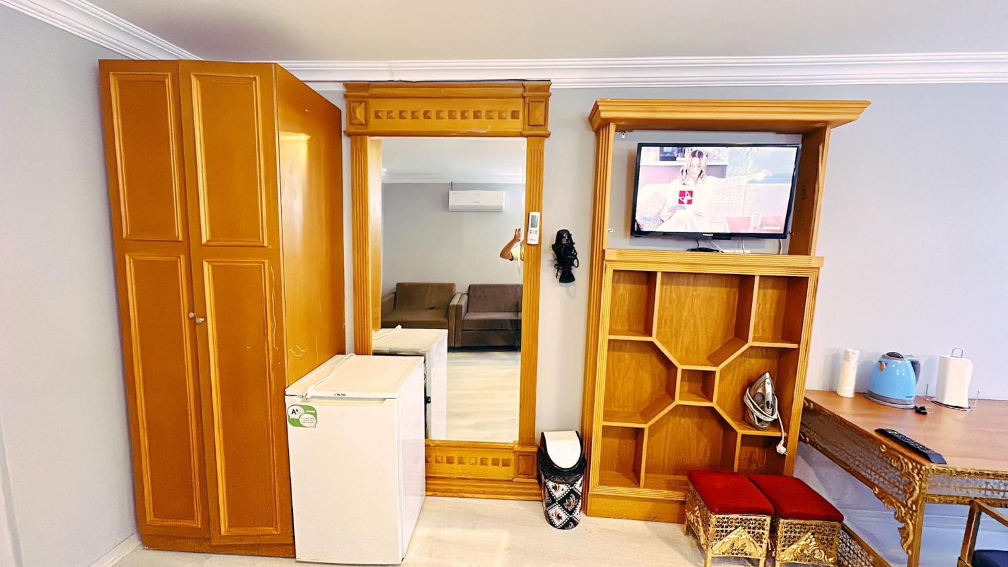 Taksim Centre 2*