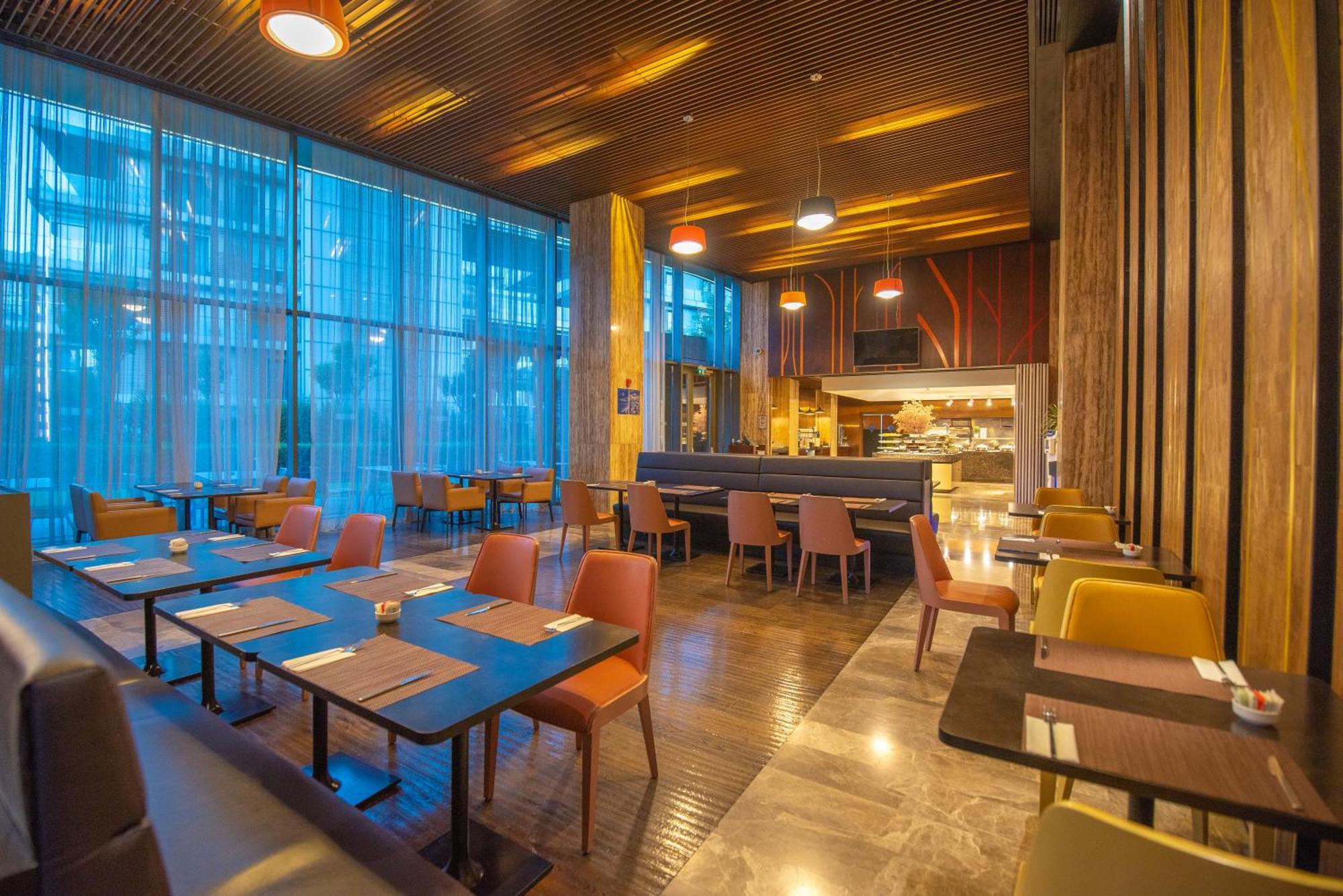 Otel Hilton Garden Atatürk Airport 4*