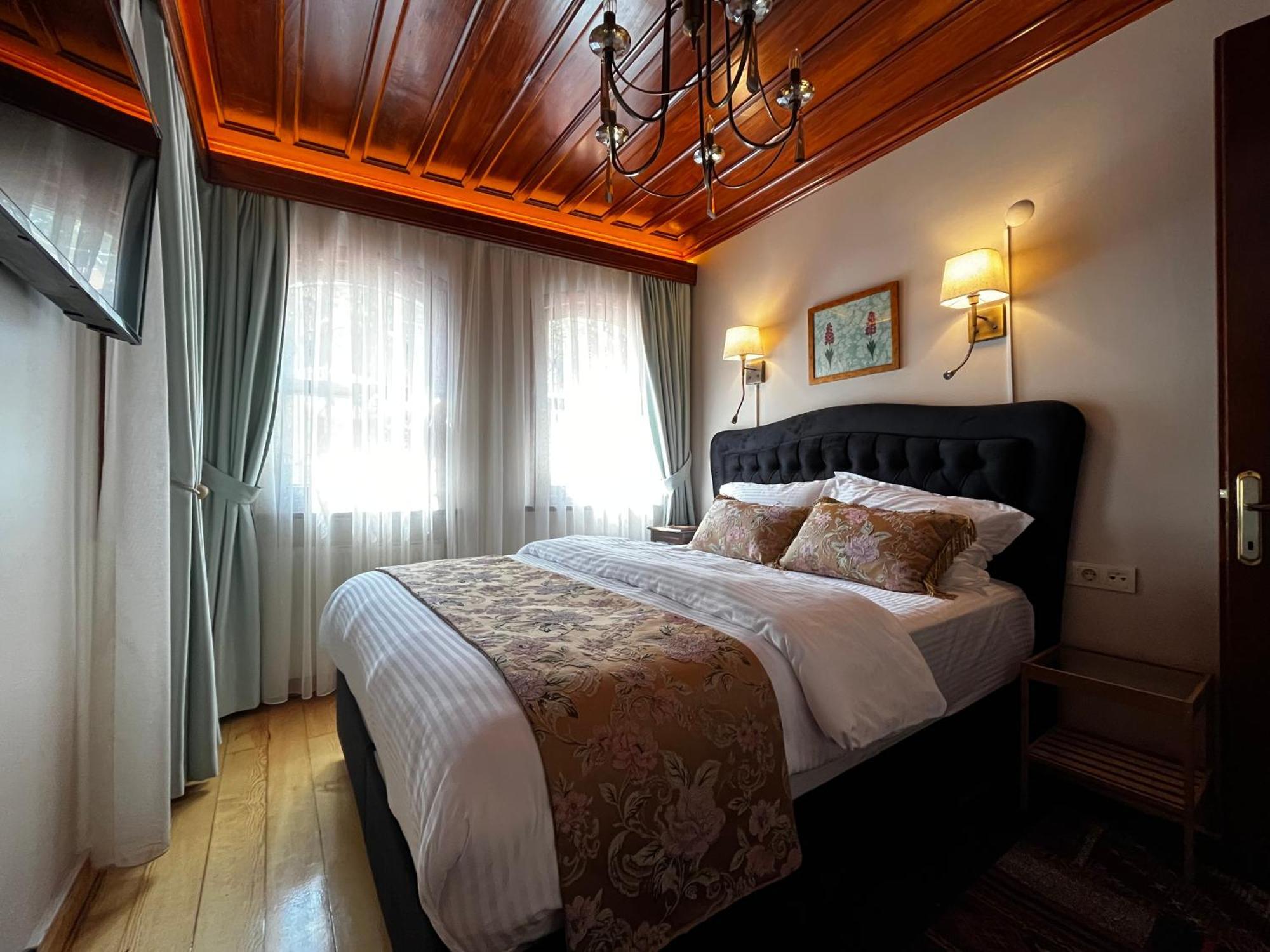 Lily Mansion
