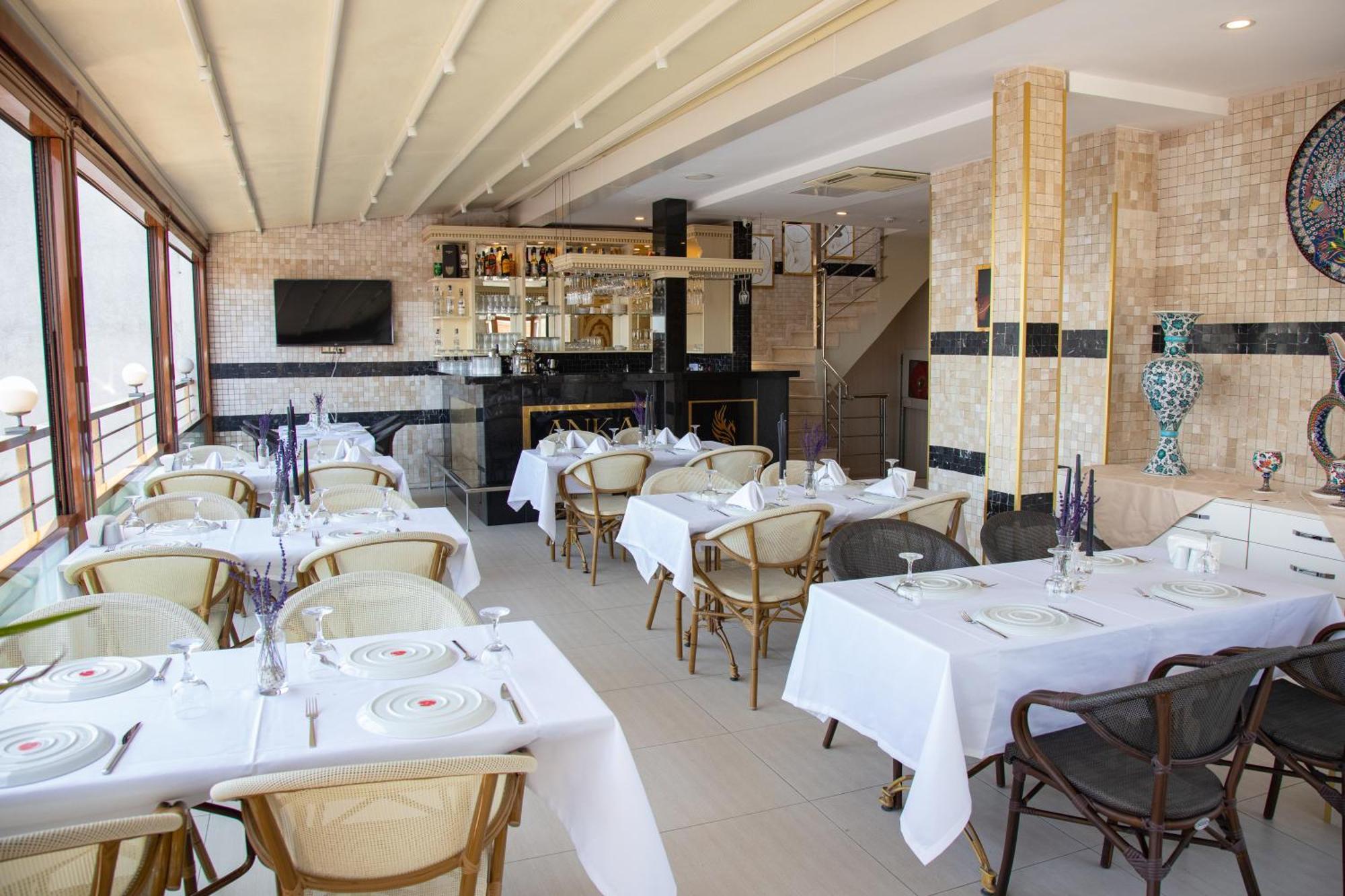 Hotel Nayla Palace Hotel-special Category