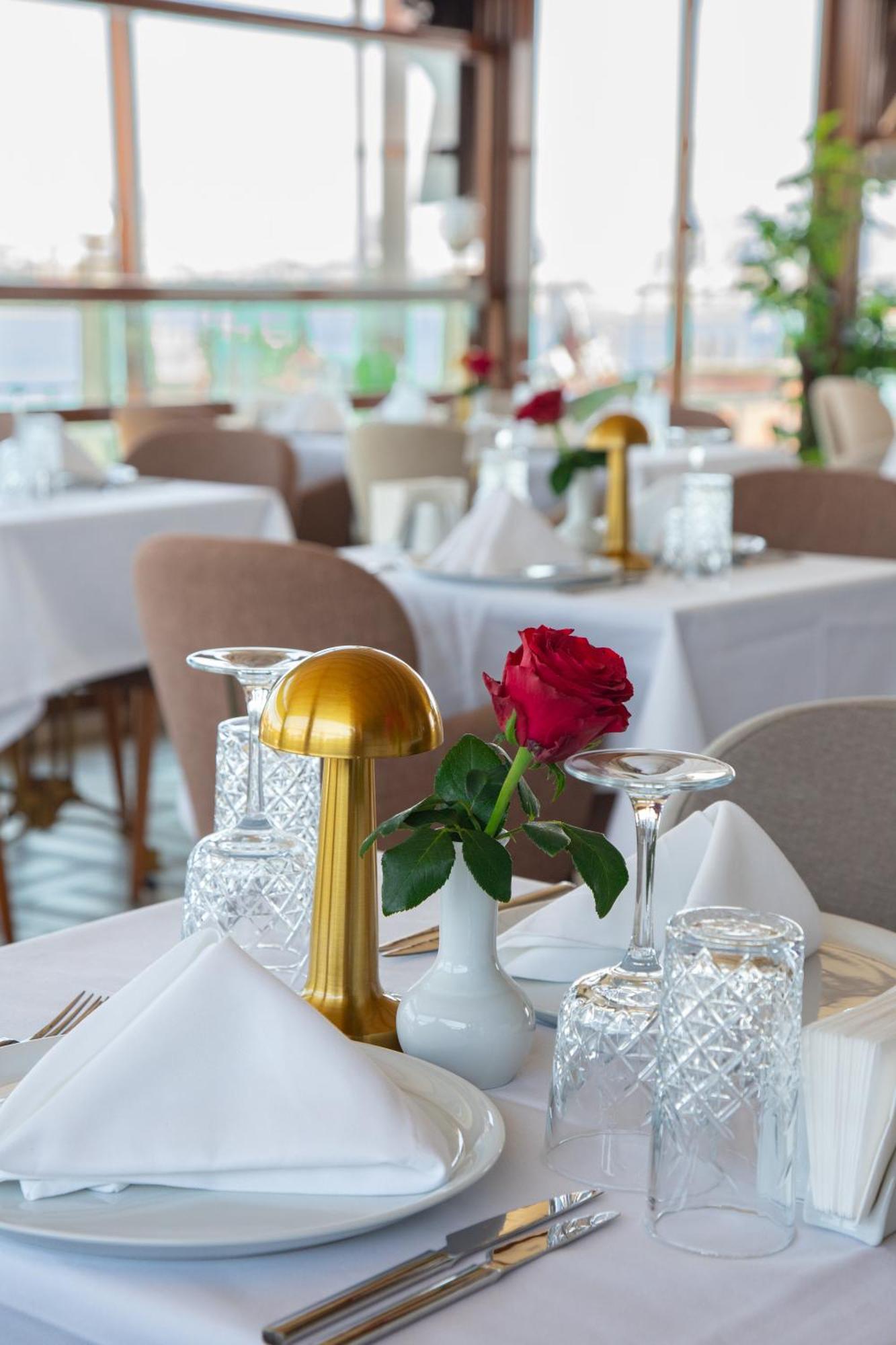 Hotel Nayla Palace Hotel-special Category *
