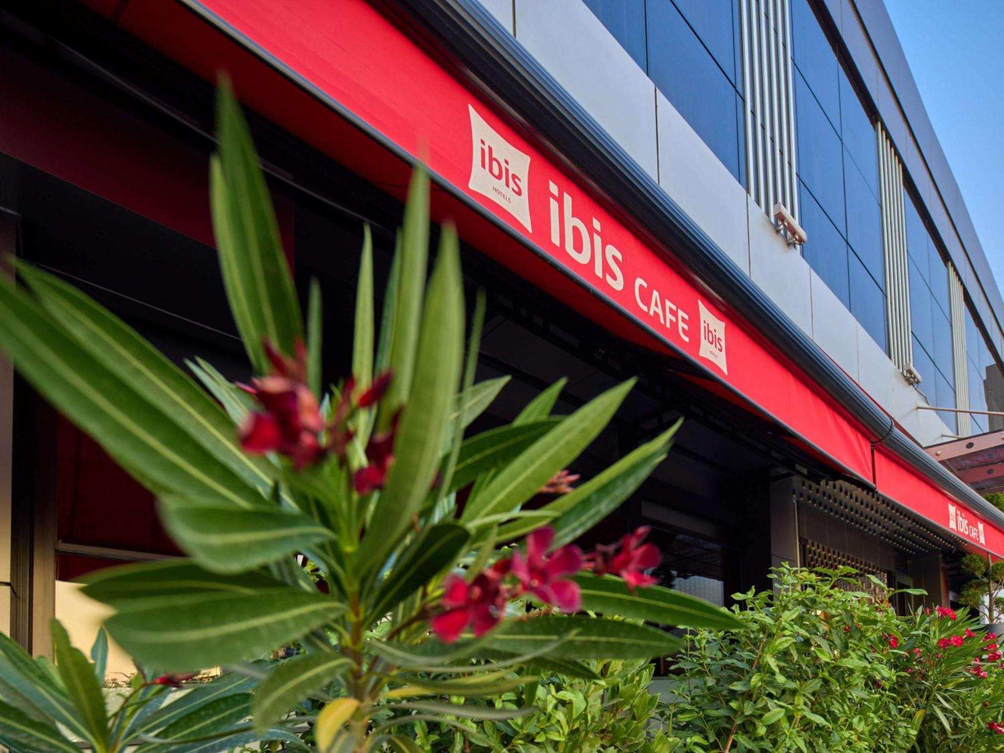 Ibis Airport