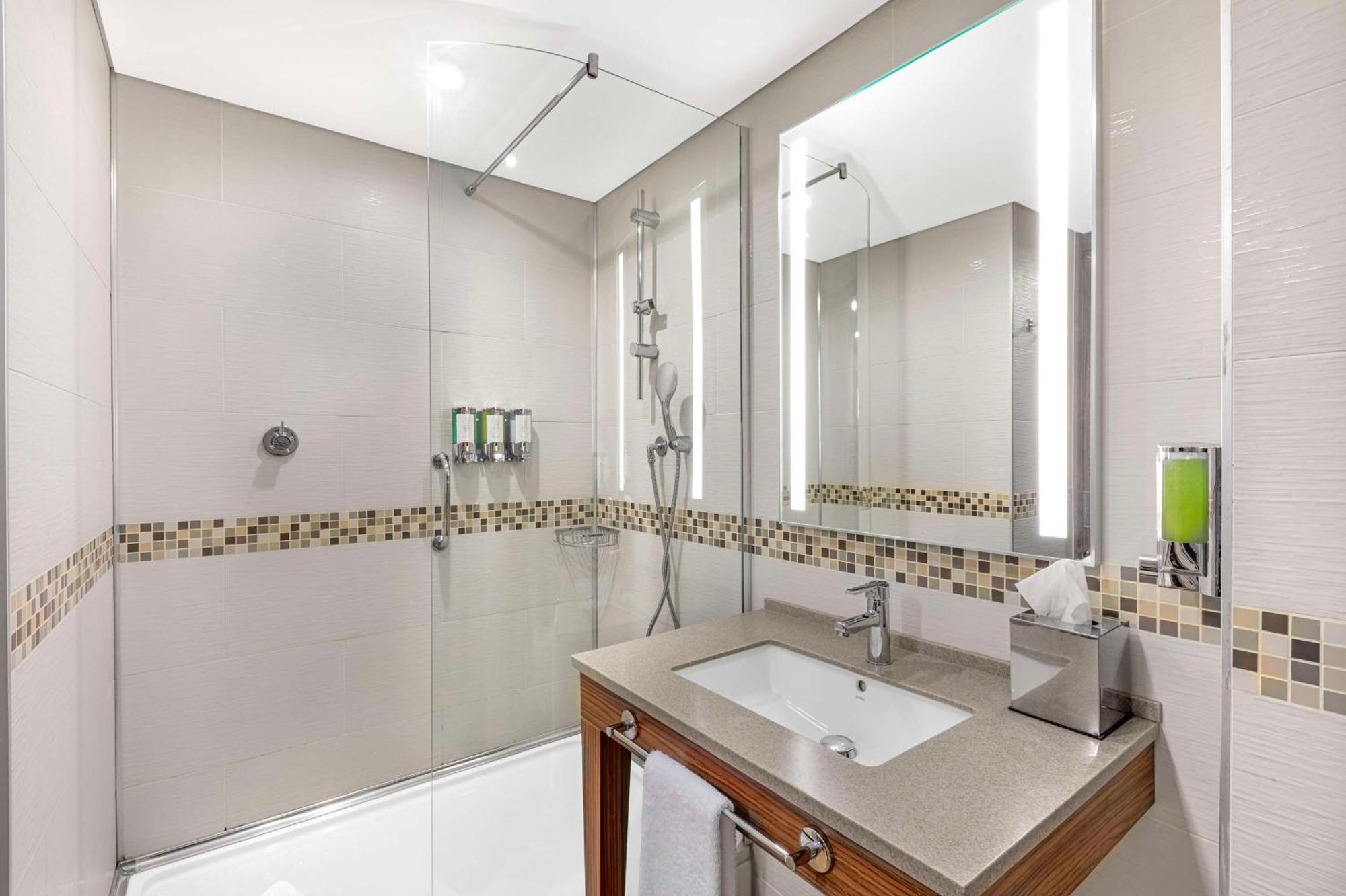 Hampton By Hilton Kayasehir 3*