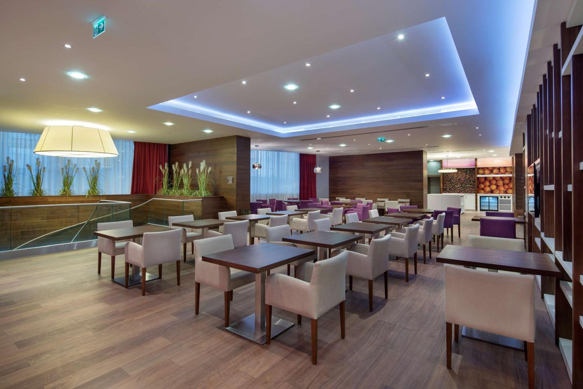Hampton By Hilton Kayasehir