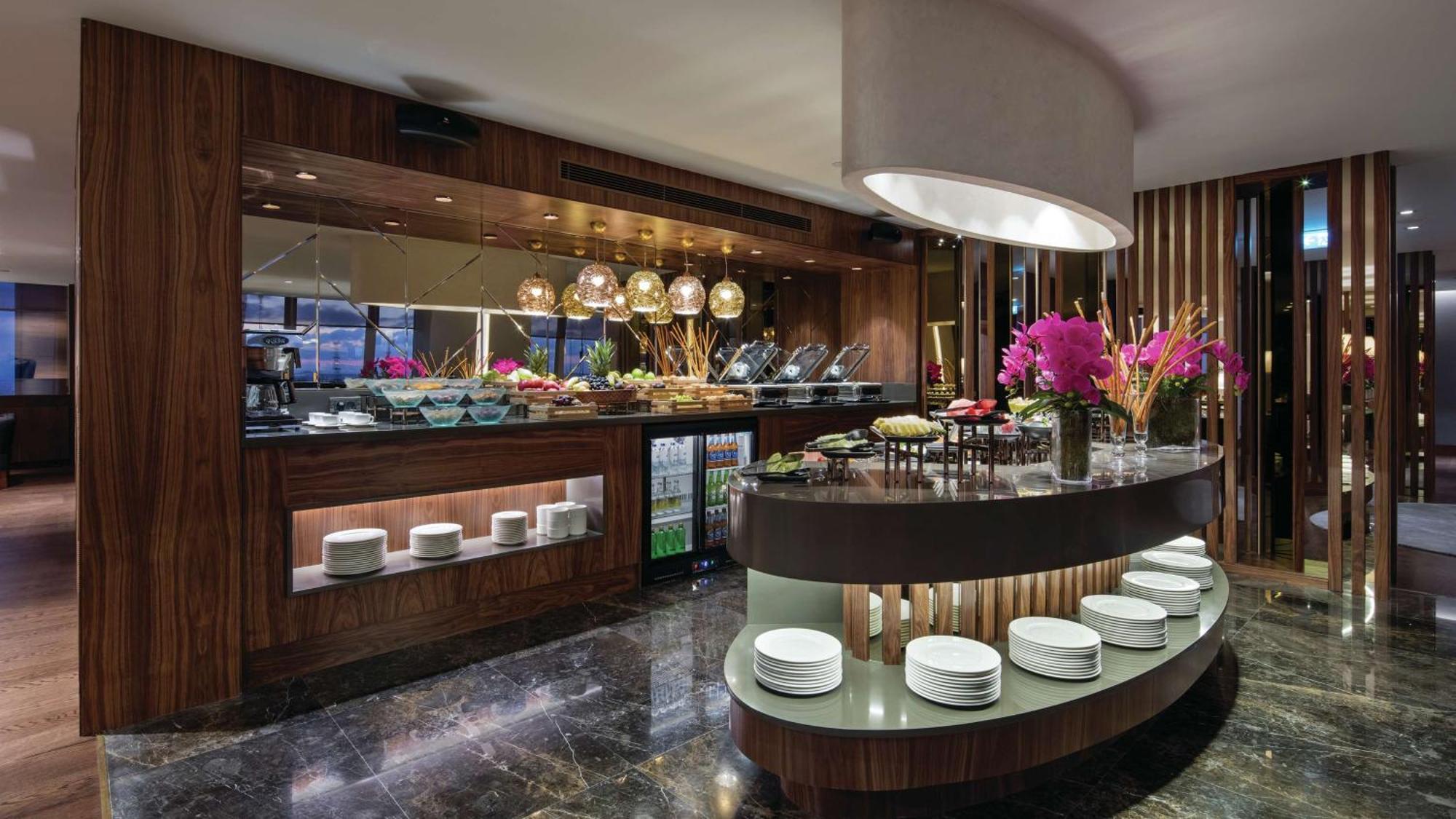 Hilton Maslak Hotel 5*