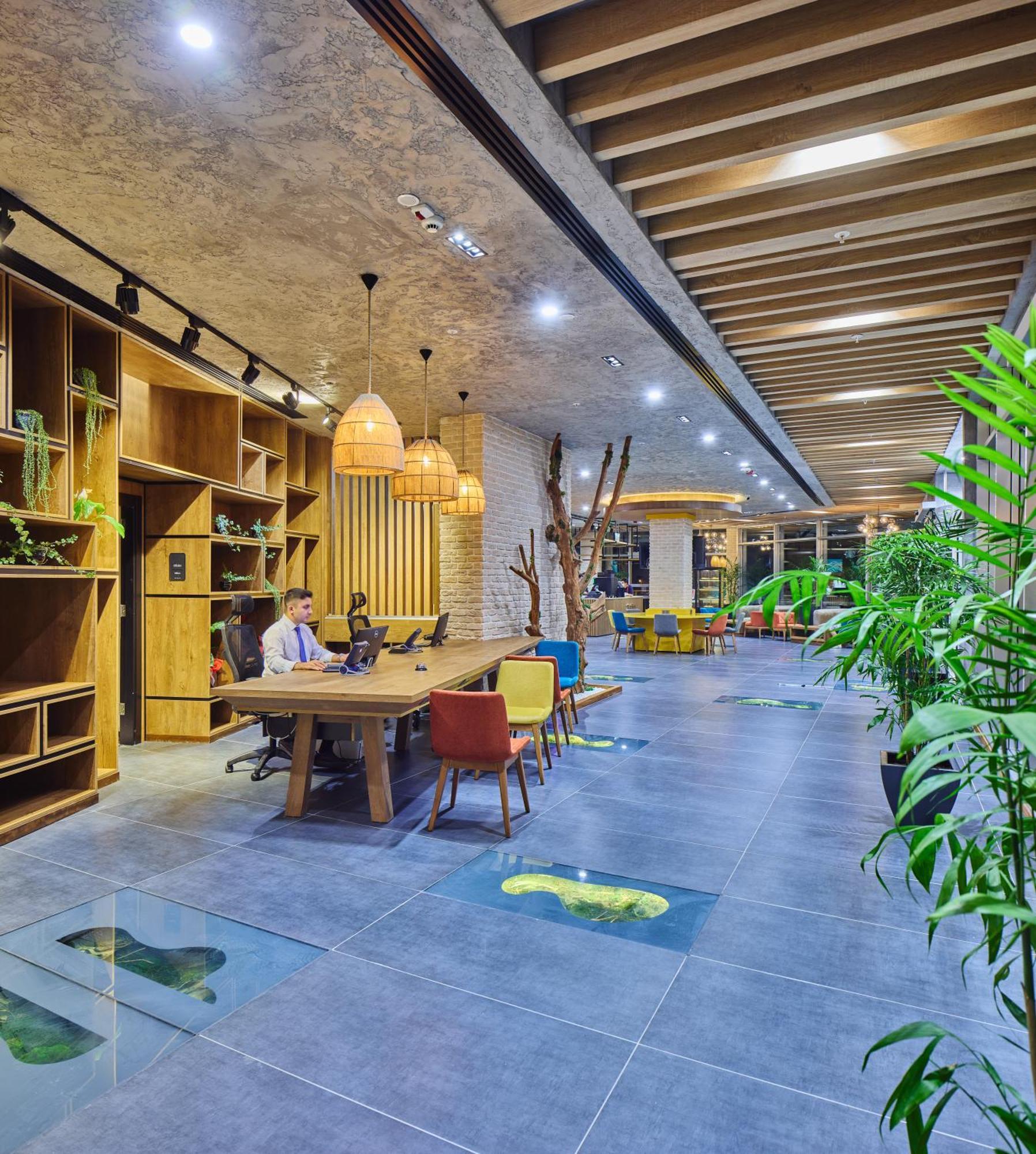 Hotel Ibis Airport 4*