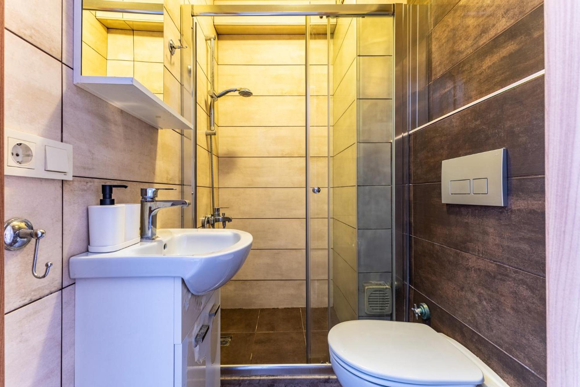 Convenient Flat 10 Min To Taksim And Citys Mall