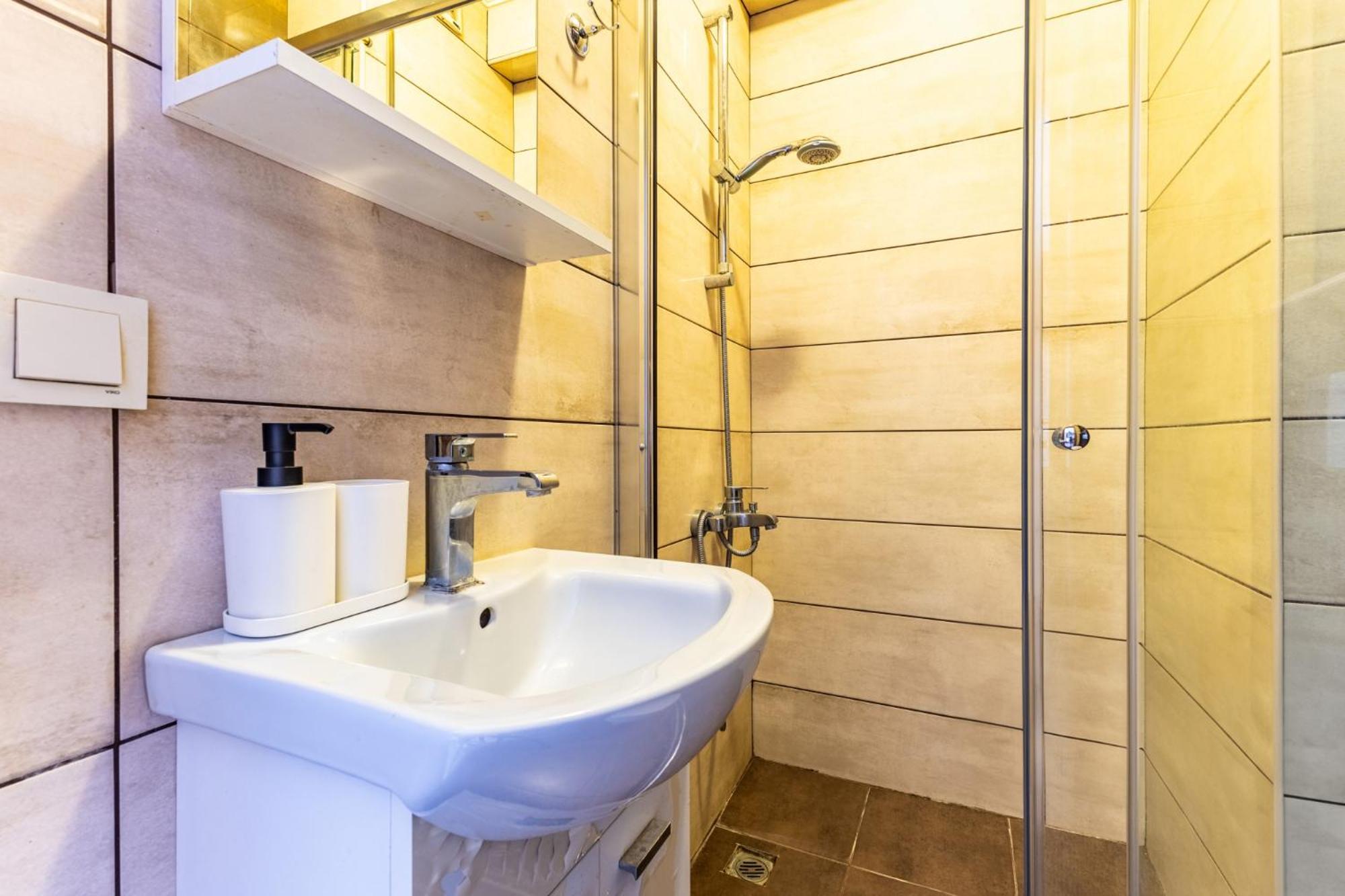 Convenient Flat 10 Min To Taksim And Citys Mall