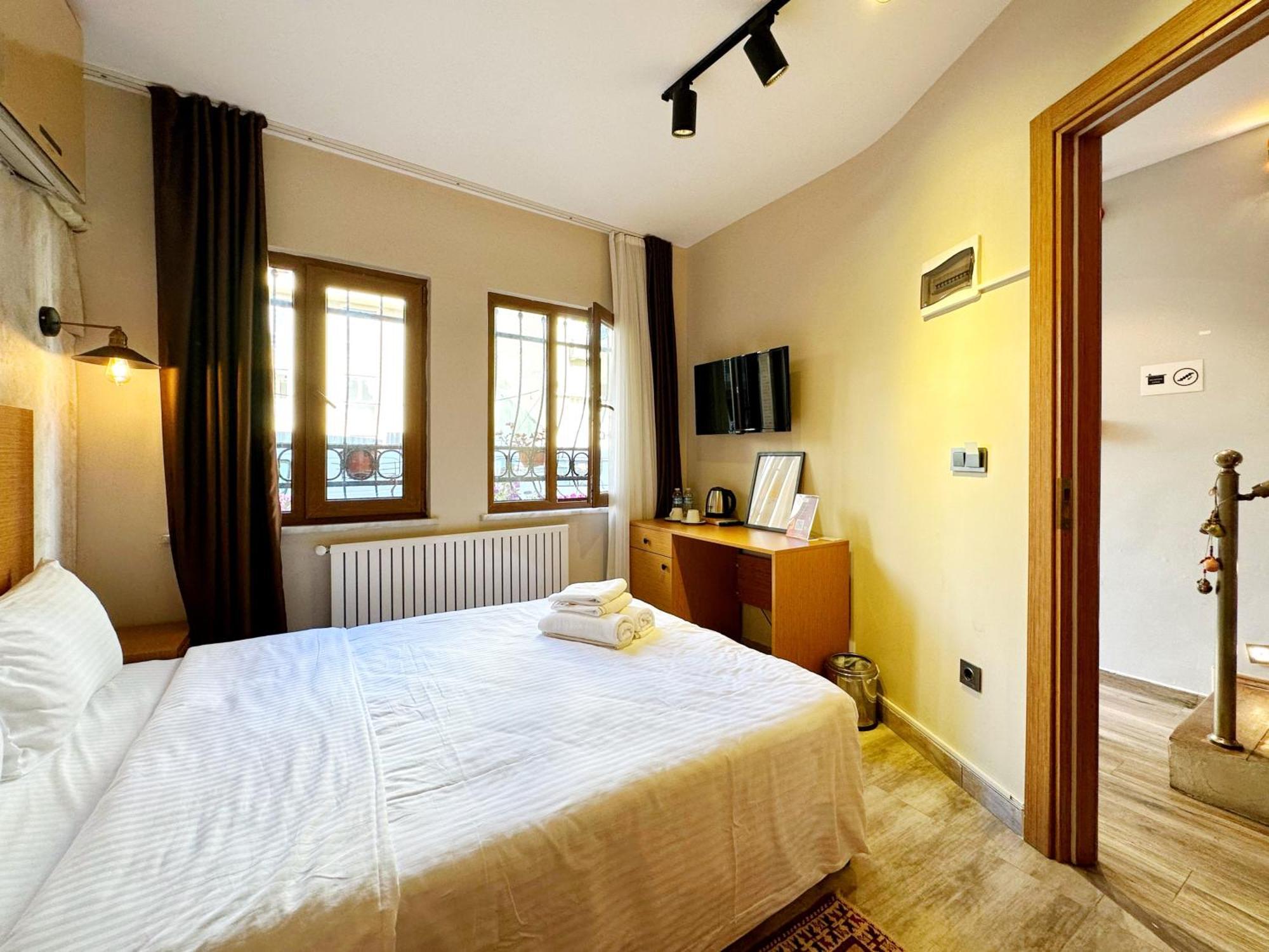 Sultan Pier Hotel