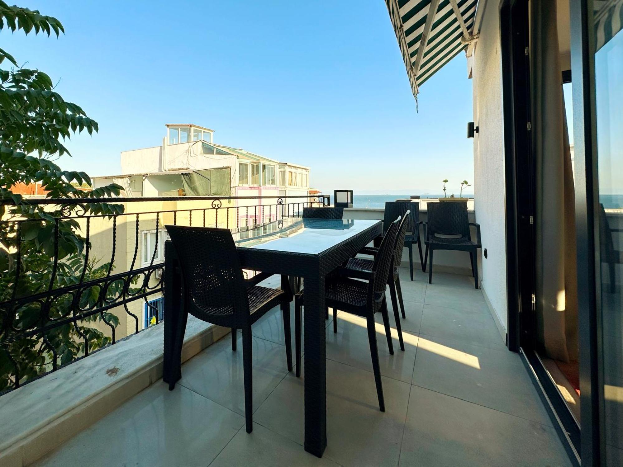 Sultan Pier Hotel *