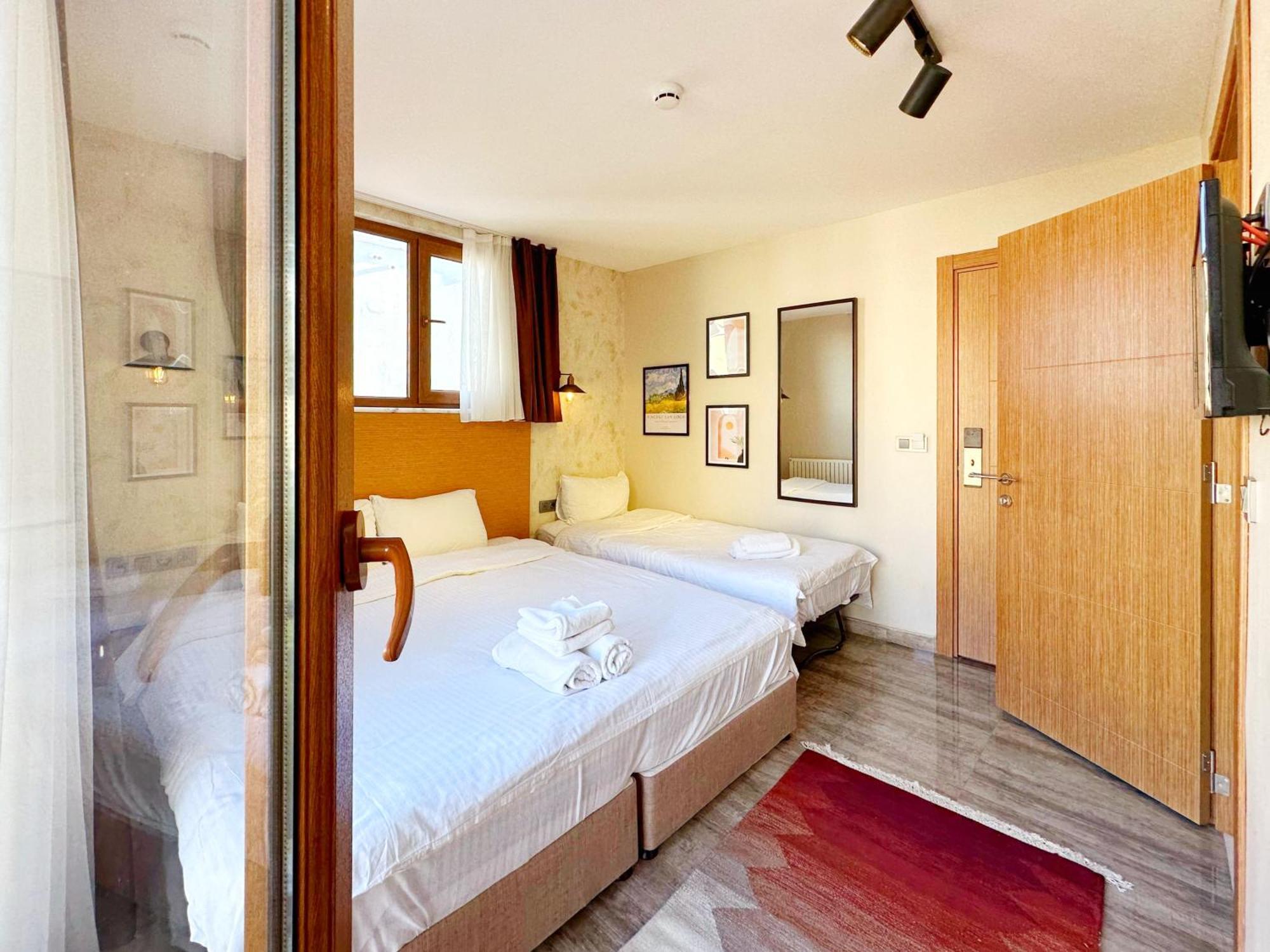 Sultan Pier Hotel *