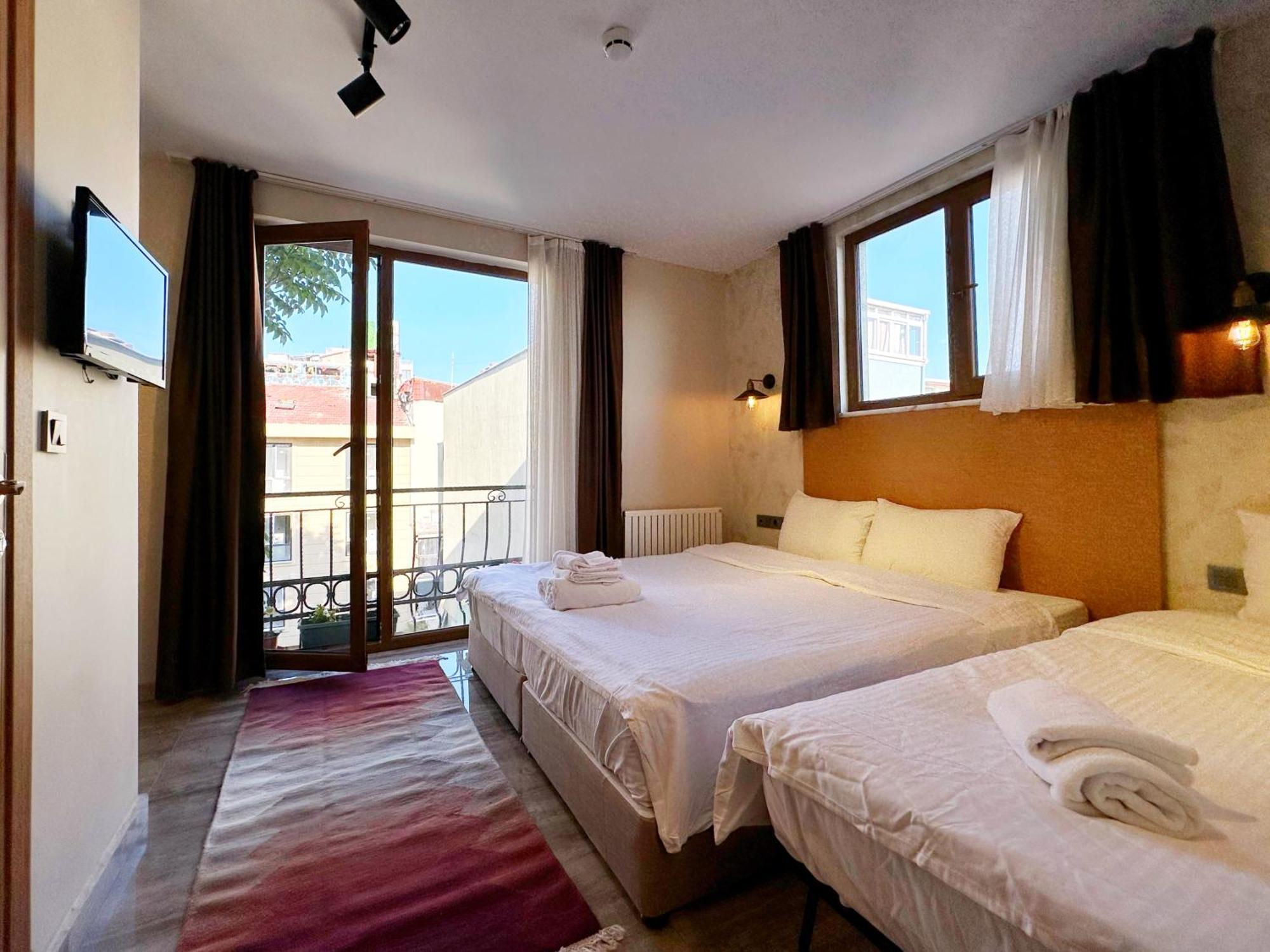 Sultan Pier Hotel