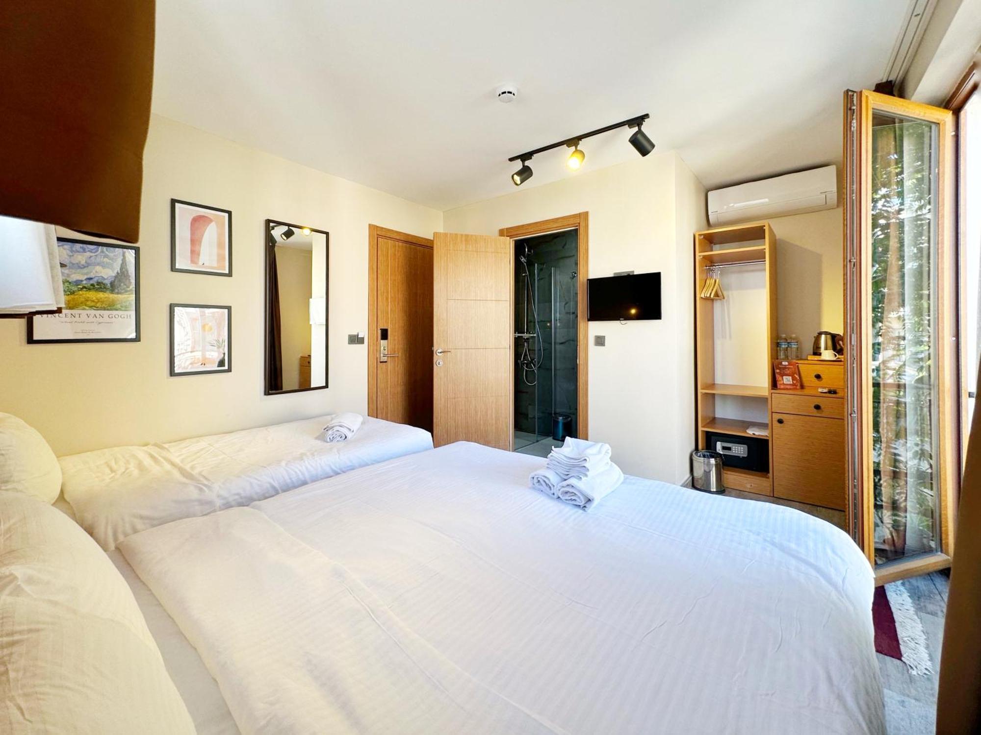 Sultan Pier Hotel *