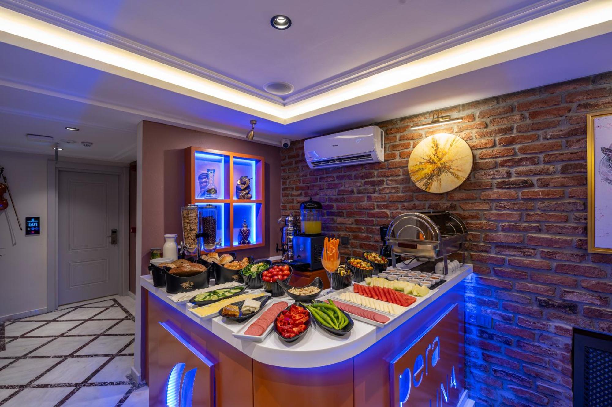 Pera Luna Premium Hotel