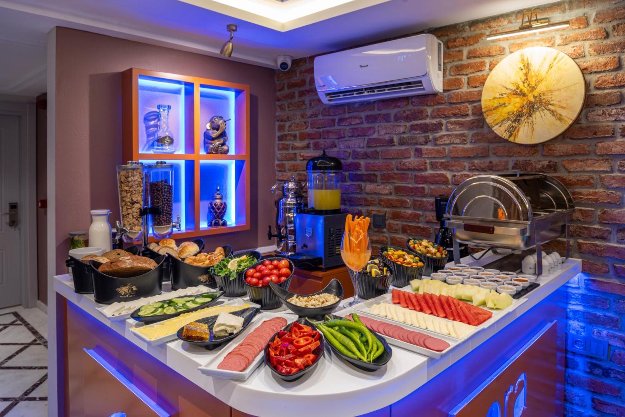 Hotel Pera Luna Premium *