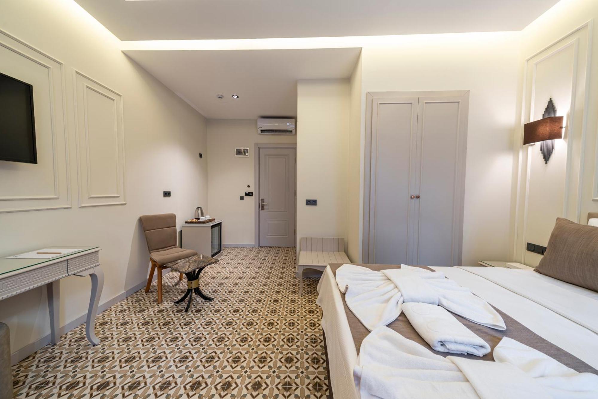 Pera Luna Premium Hotel