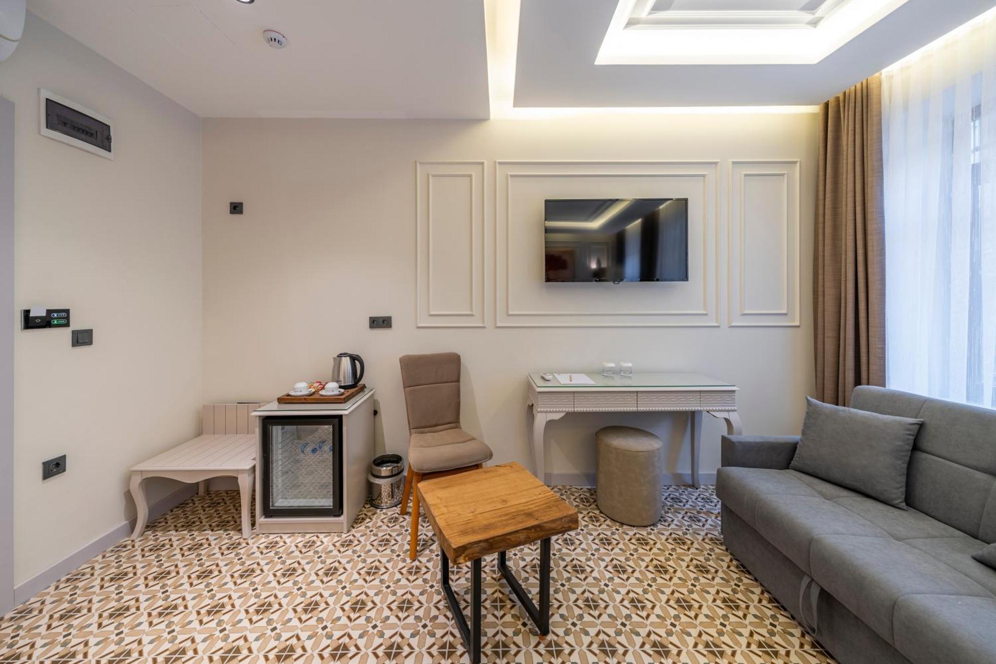 Pera Luna Premium Hotel *