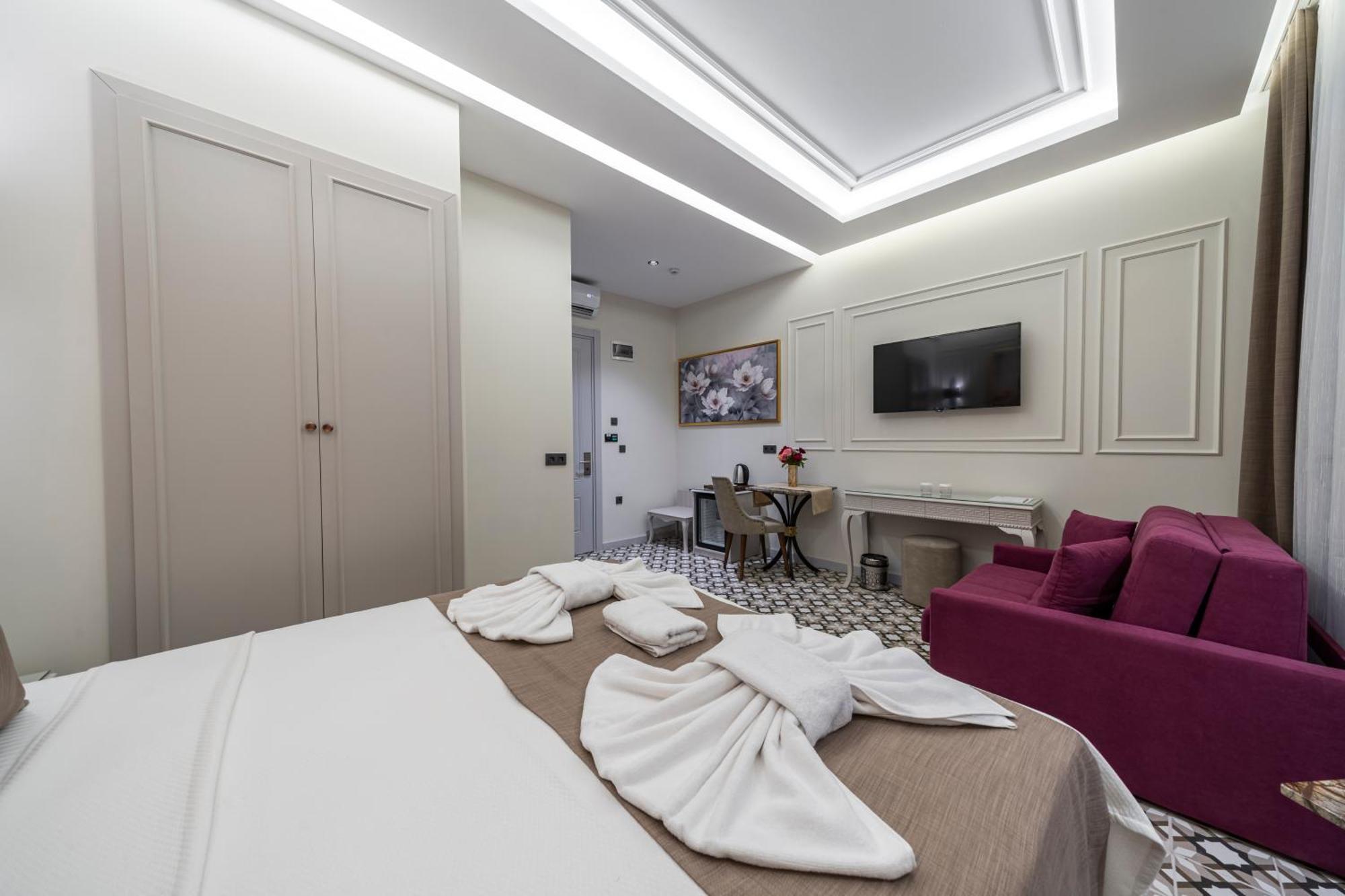 Pera Luna Premium Hotel *