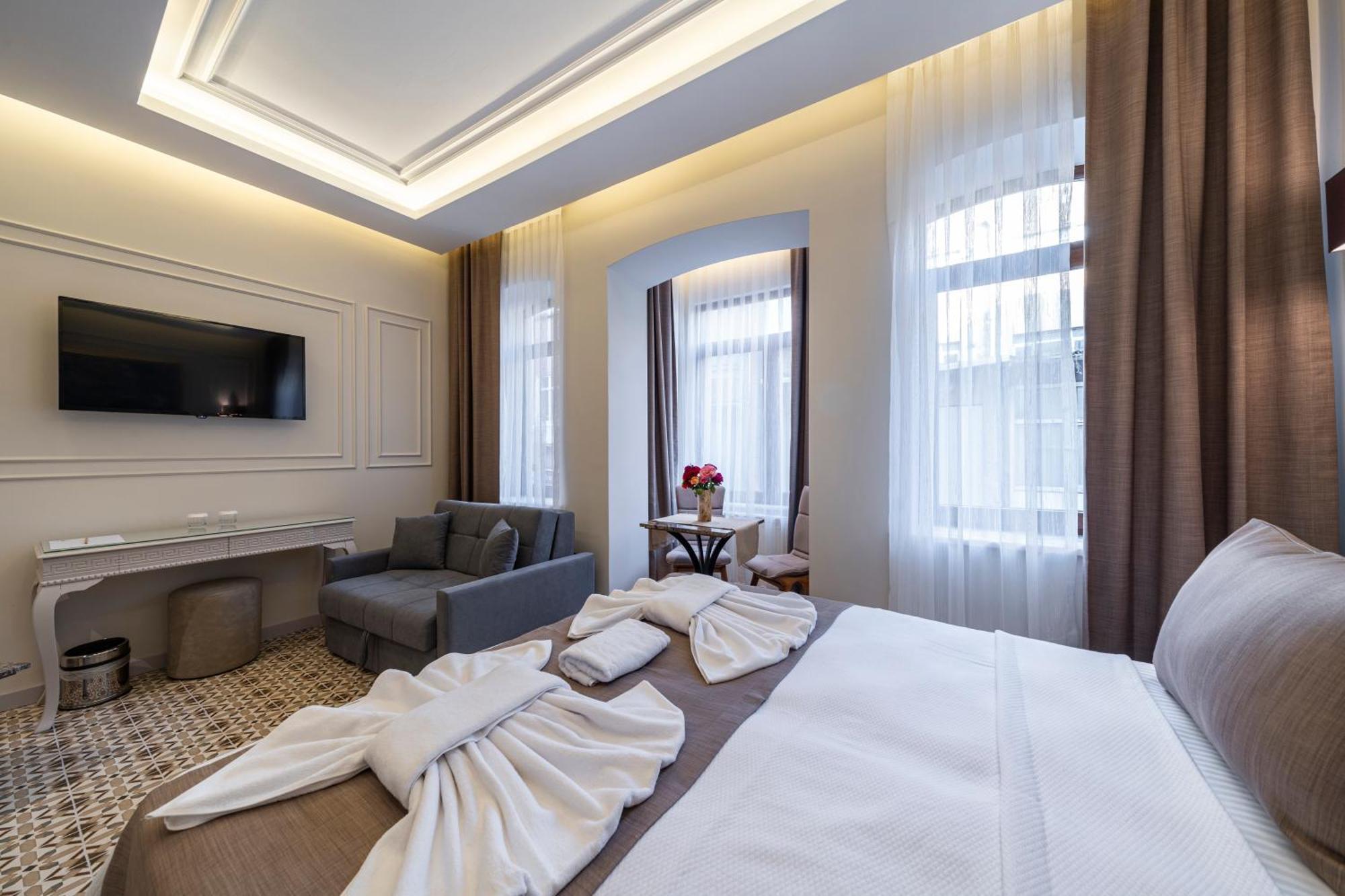 Pera Luna Premium Hotel *