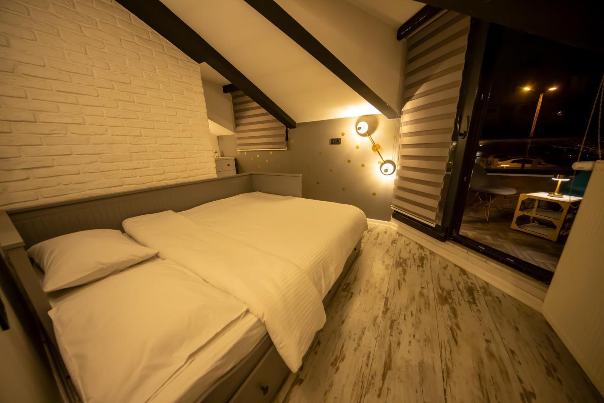 Aparthotel Ava Center *