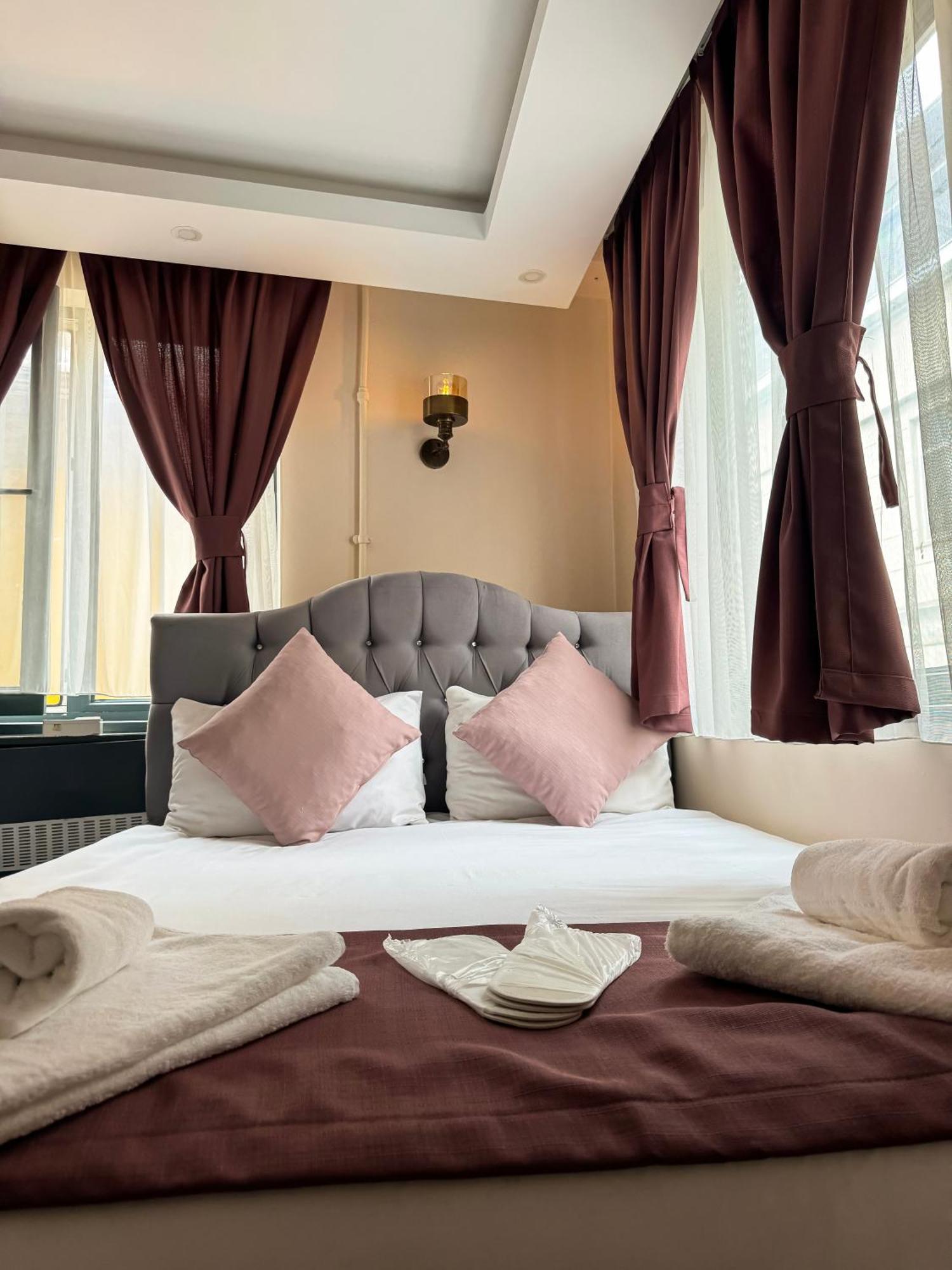 Asmali Pera Hotel 3*