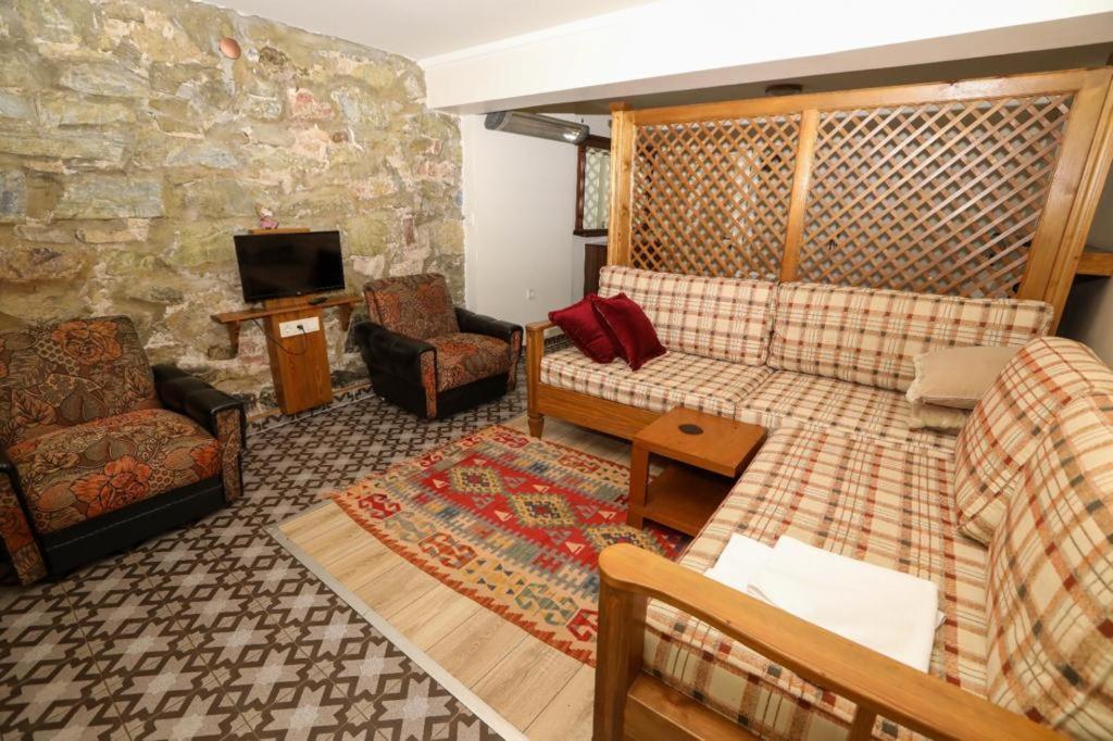 Magnolia Suites *