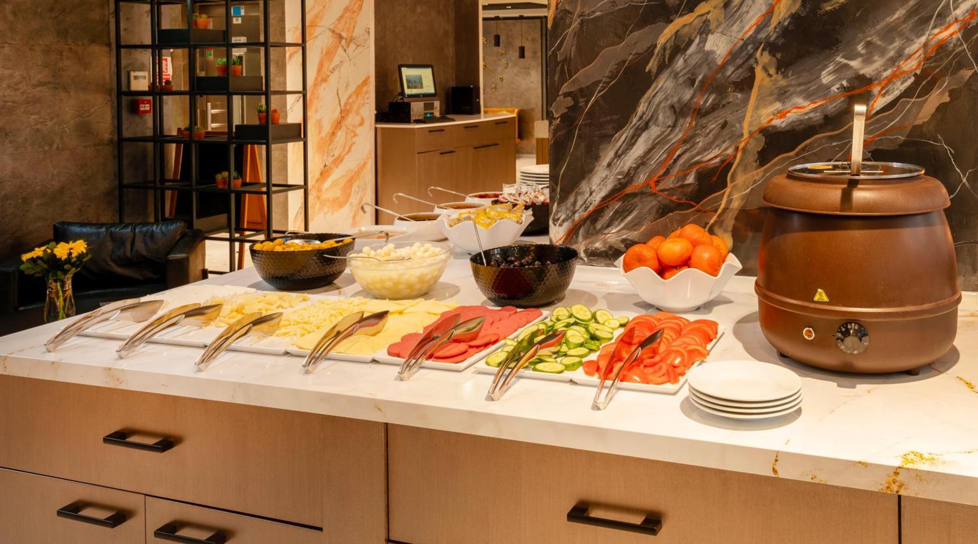 Orya Hotel 2*