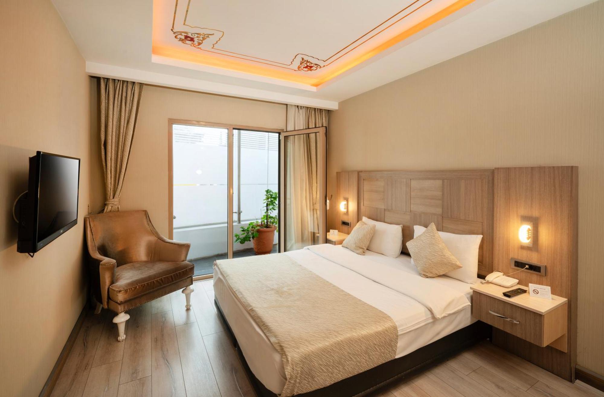 Orya Hotel