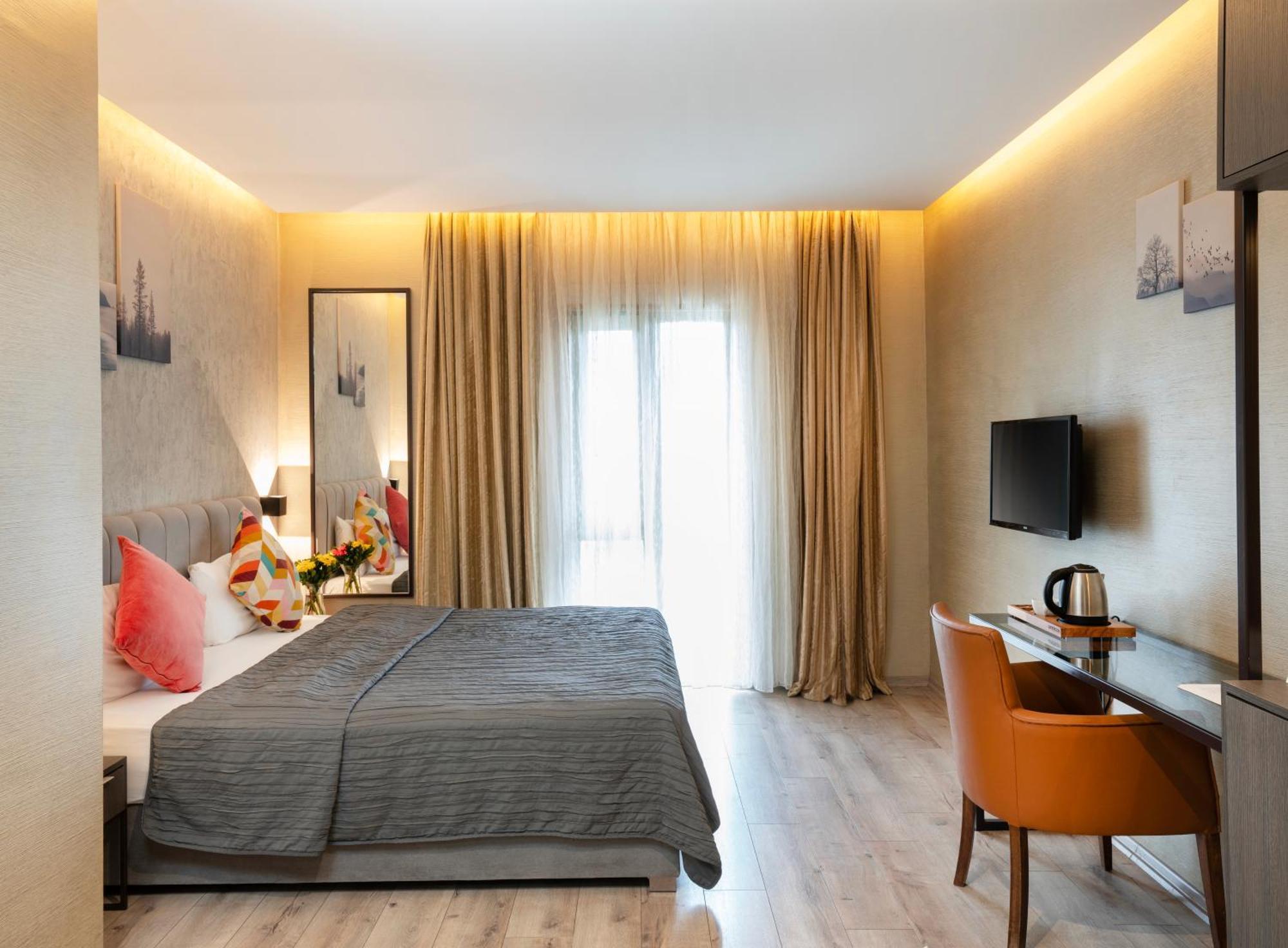 Orya Hotel 2*