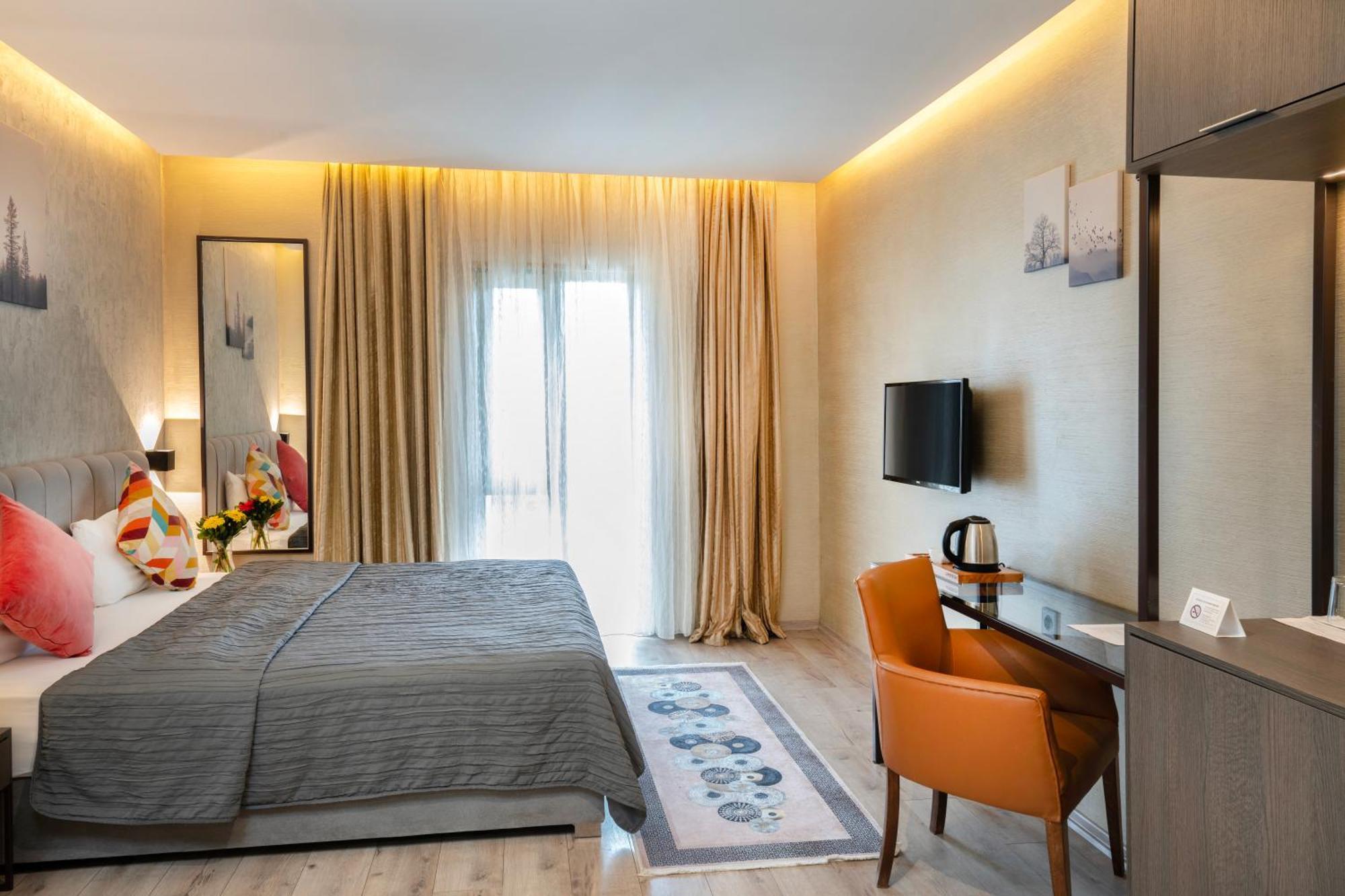 Orya Hotel 2*