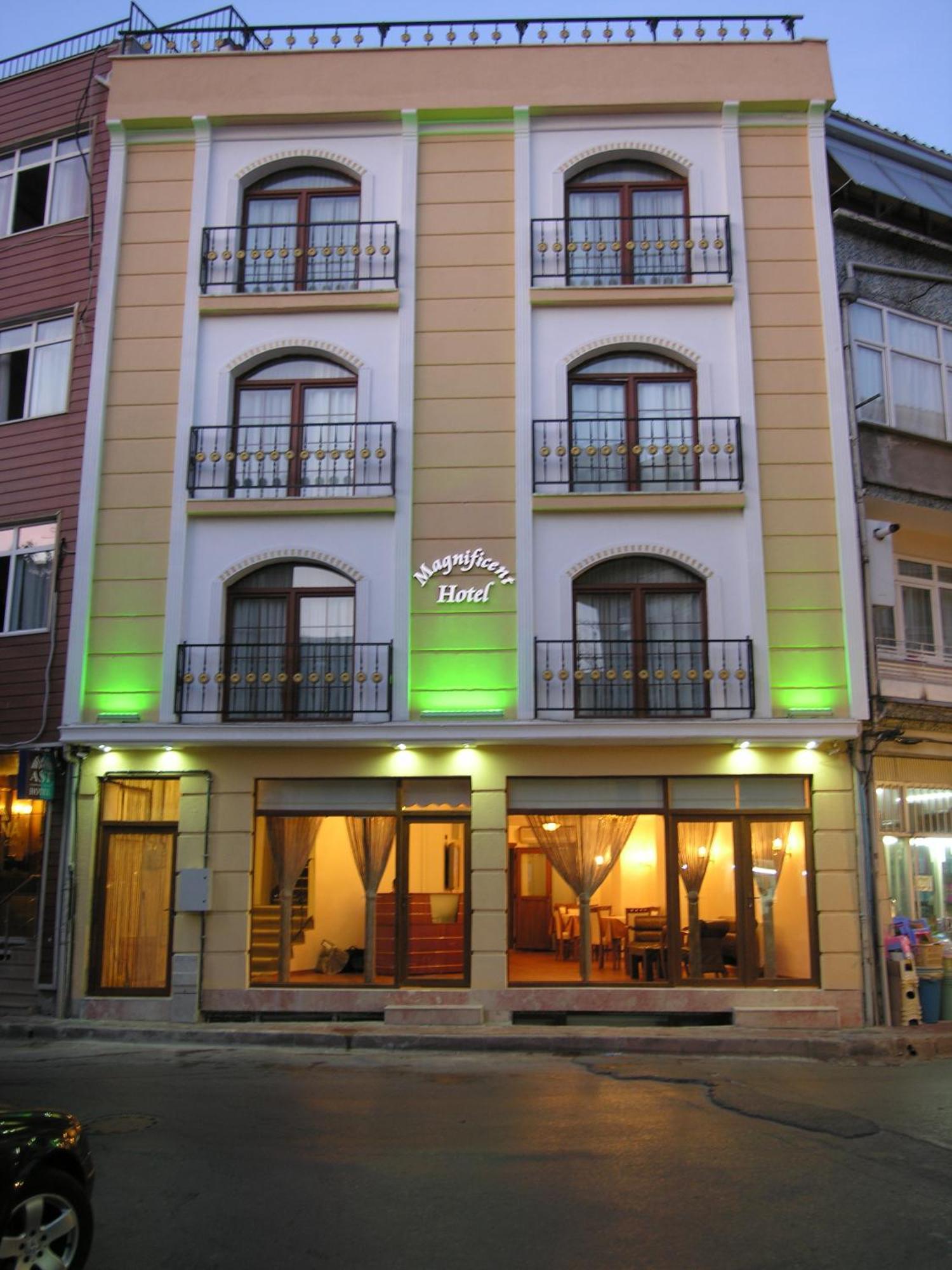 Hotel Magnificent 3*