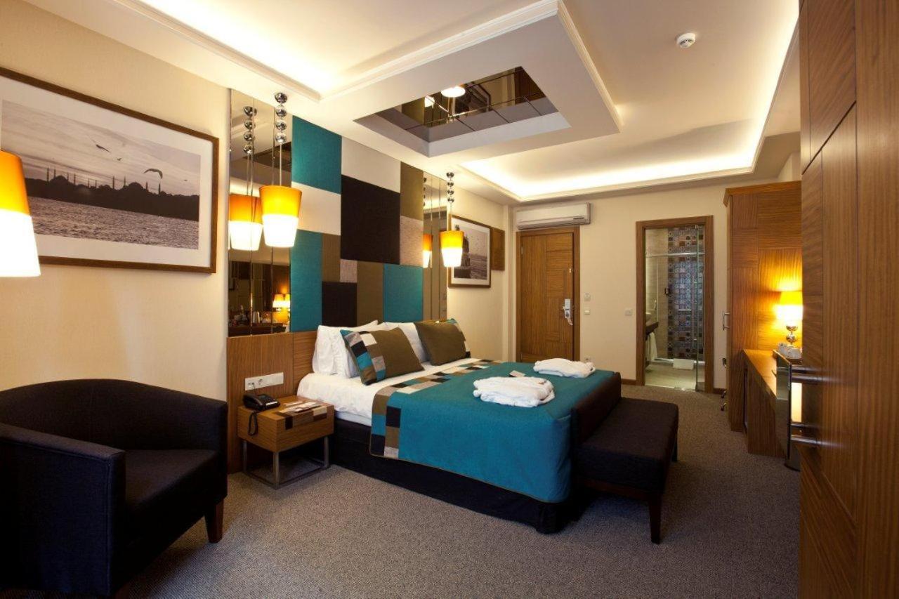 Hotel Collage Pera